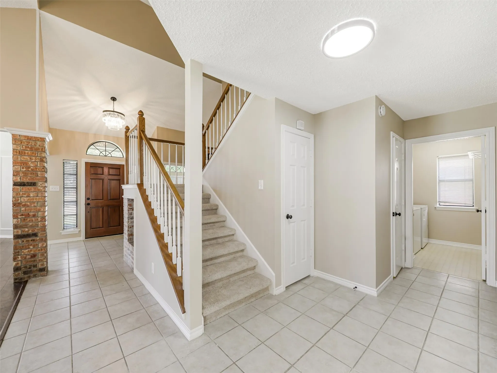 Single Family Residence For Sale in Dallas County , 136 Highland Meadow Circle, Coppell, Texas 75019, 3 Bedroom, 3 Bathroom, 2 Garage spaces, 2,180 Sqft, built in 1987, mls#21381557, Real Estate Agent in Coppell, Homes For Sale in Dallas county, Homes For Sale in Coppell, Realtor in Coppell Texas, Real Estate Brokerage Independent Realty Texas, Luminita Cordes Realtor