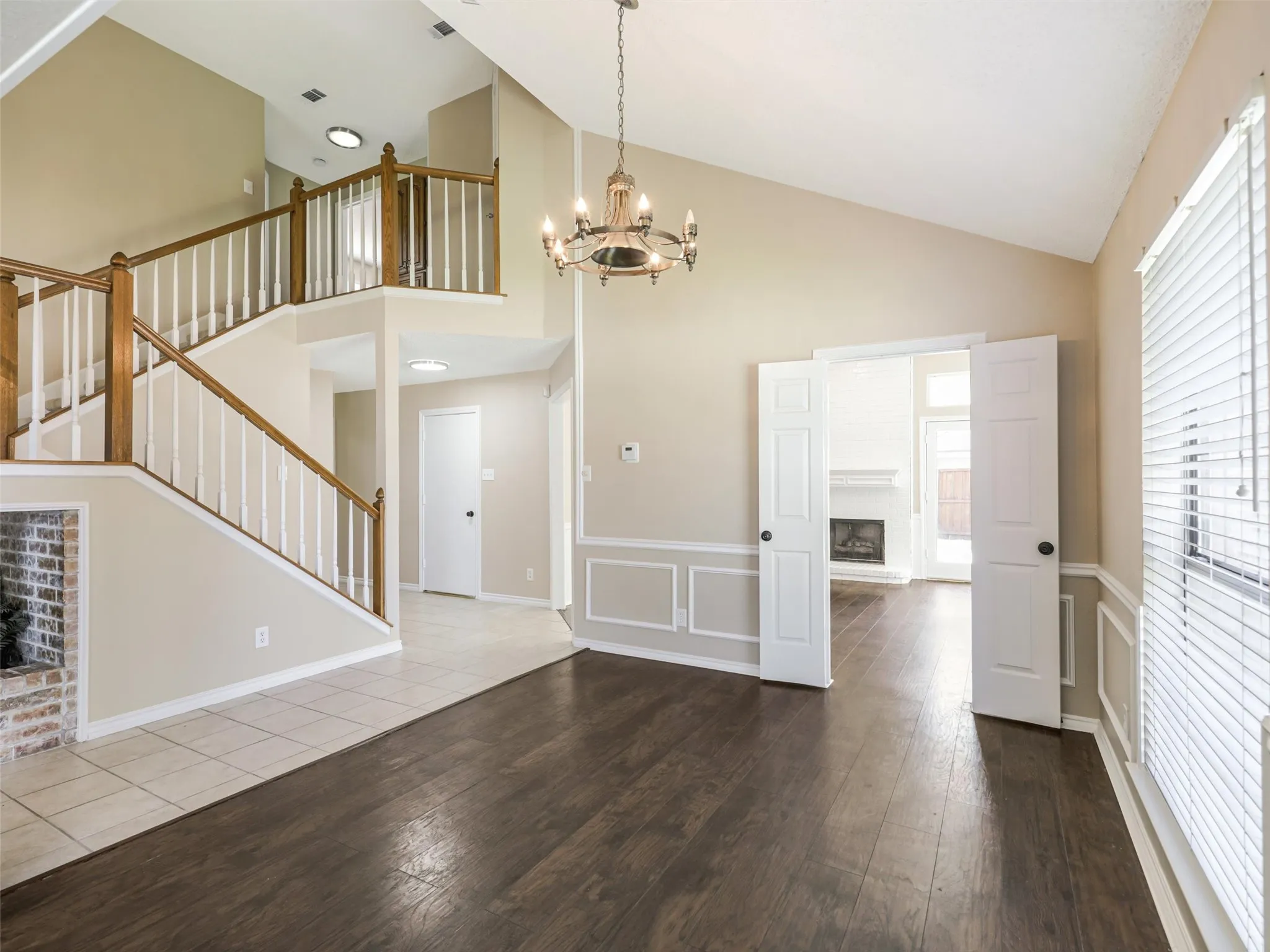 Single Family Residence For Sale in Dallas County , 136 Highland Meadow Circle, Coppell, Texas 75019, 3 Bedroom, 3 Bathroom, 2 Garage spaces, 2,180 Sqft, built in 1987, mls#21381557, Real Estate Agent in Coppell, Homes For Sale in Dallas county, Homes For Sale in Coppell, Realtor in Coppell Texas, Real Estate Brokerage Independent Realty Texas, Luminita Cordes Realtor
