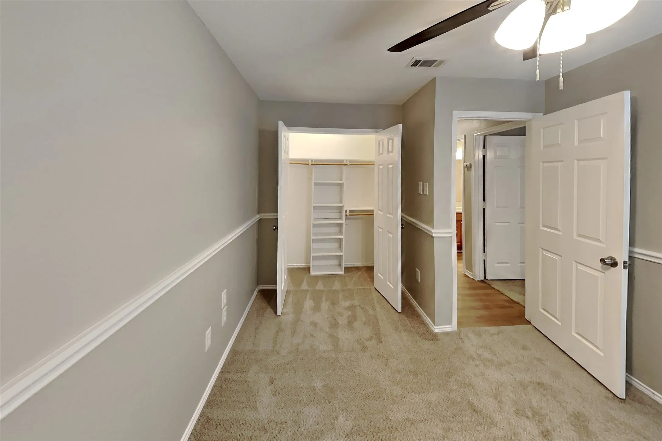 Single Family Residence For Rent in Tarrant County , 4836 Park Brook Drive, Fort Worth, Texas 76137, 3 Bedroom, 2 Bathroom, 2 Garage spaces, 1,955 Sqft, built in 1997, mls#21388941, Real Estate Agent in Fort Worth, Homes For Rent in Tarrant county, Homes For Rent in Fort Worth, Realtor in Fort Worth Texas, Real Estate Brokerage Independent Realty Texas, Luminita Cordes Realtor