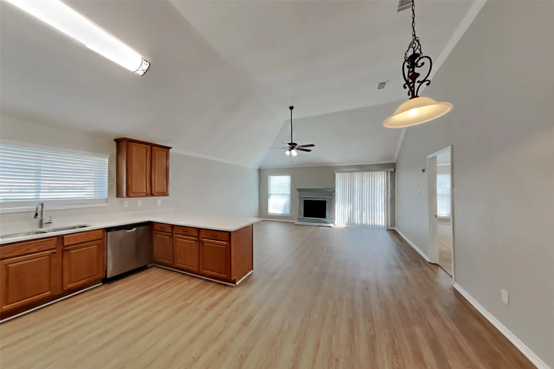 Single Family Residence For Rent in Tarrant County , 4836 Park Brook Drive, Fort Worth, Texas 76137, 3 Bedroom, 2 Bathroom, 2 Garage spaces, 1,955 Sqft, built in 1997, mls#21388941, Real Estate Agent in Fort Worth, Homes For Rent in Tarrant county, Homes For Rent in Fort Worth, Realtor in Fort Worth Texas, Real Estate Brokerage Independent Realty Texas, Luminita Cordes Realtor