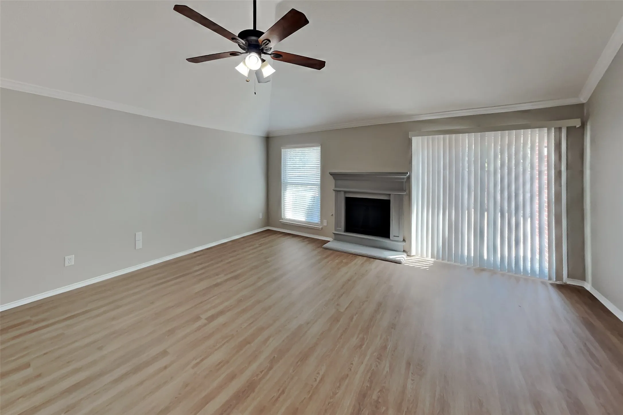 Single Family Residence For Rent in Tarrant County , 4836 Park Brook Drive, Fort Worth, Texas 76137, 3 Bedroom, 2 Bathroom, 2 Garage spaces, 1,955 Sqft, built in 1997, mls#21388941, Real Estate Agent in Fort Worth, Homes For Rent in Tarrant county, Homes For Rent in Fort Worth, Realtor in Fort Worth Texas, Real Estate Brokerage Independent Realty Texas, Luminita Cordes Realtor