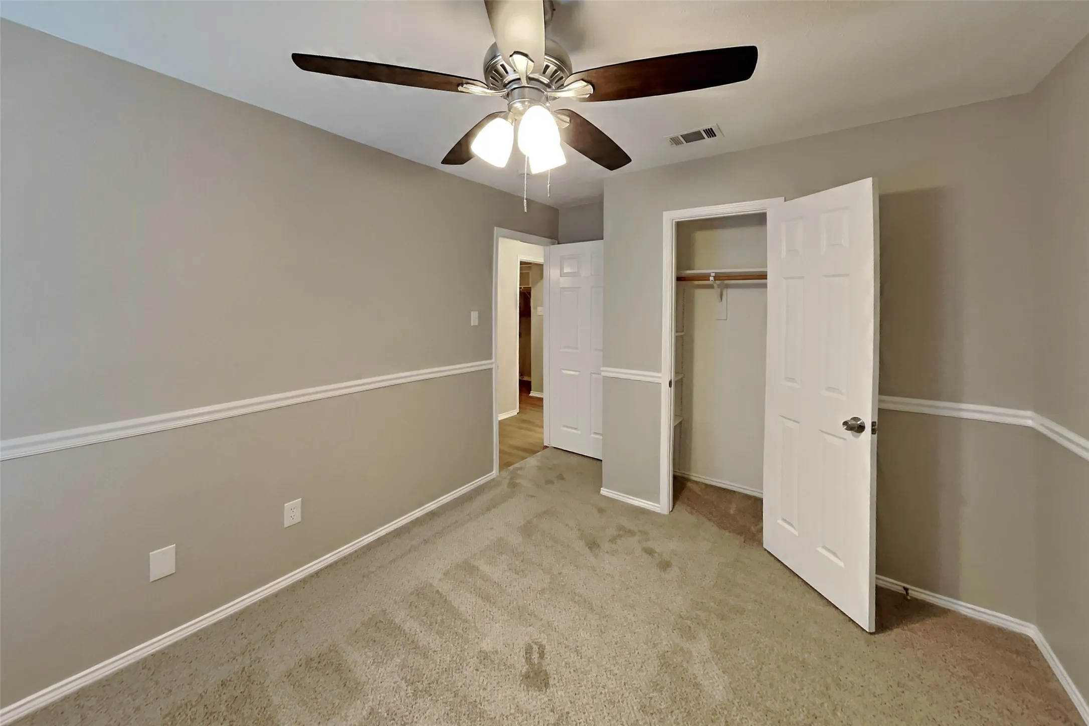 Single Family Residence For Rent in Tarrant County , 4836 Park Brook Drive, Fort Worth, Texas 76137, 3 Bedroom, 2 Bathroom, 2 Garage spaces, 1,955 Sqft, built in 1997, mls#21388941, Real Estate Agent in Fort Worth, Homes For Rent in Tarrant county, Homes For Rent in Fort Worth, Realtor in Fort Worth Texas, Real Estate Brokerage Independent Realty Texas, Luminita Cordes Realtor