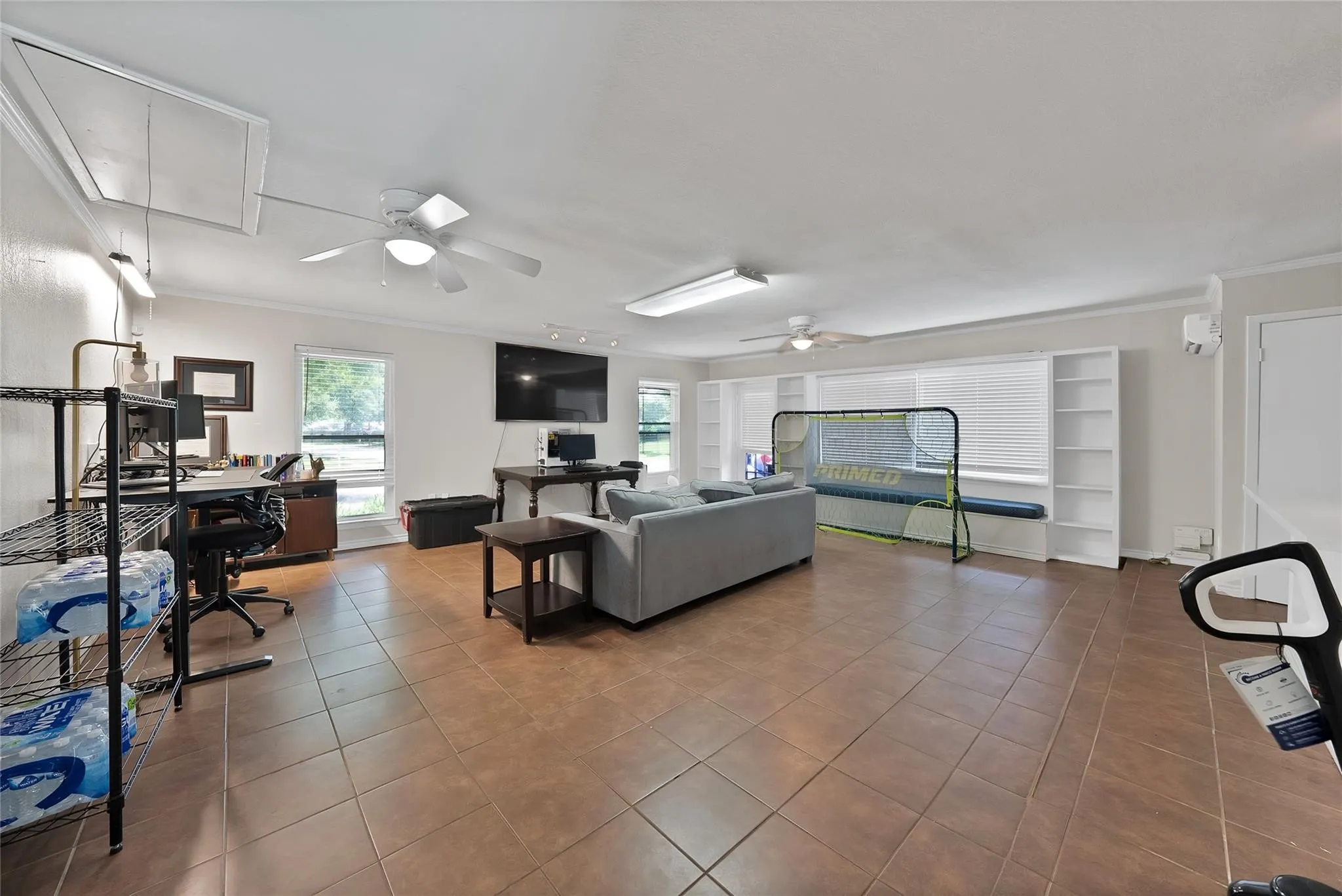 Single Family Residence For Sale in Dallas County , 1601 Oak Meadow Drive, Irving, Texas 75061, 4 Bedroom, 3 Bathroom, Garage spaces, 3,202 Sqft, built in 1968, mls#21388942, Real Estate Agent in Irving, Homes For Sale in Dallas county, Homes For Sale in Irving, Realtor in Irving Texas, Real Estate Brokerage Independent Realty Texas, Luminita Cordes Realtor