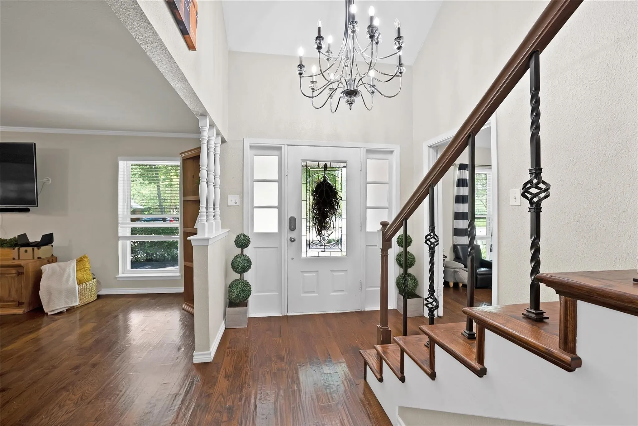 Single Family Residence For Sale in Dallas County , 1601 Oak Meadow Drive, Irving, Texas 75061, 4 Bedroom, 3 Bathroom, Garage spaces, 3,202 Sqft, built in 1968, mls#21388942, Real Estate Agent in Irving, Homes For Sale in Dallas county, Homes For Sale in Irving, Realtor in Irving Texas, Real Estate Brokerage Independent Realty Texas, Luminita Cordes Realtor