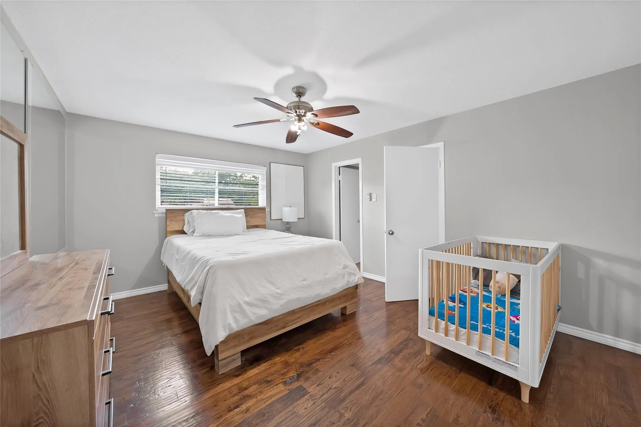 Single Family Residence For Sale in Dallas County , 1601 Oak Meadow Drive, Irving, Texas 75061, 4 Bedroom, 3 Bathroom, Garage spaces, 3,202 Sqft, built in 1968, mls#21388942, Real Estate Agent in Irving, Homes For Sale in Dallas county, Homes For Sale in Irving, Realtor in Irving Texas, Real Estate Brokerage Independent Realty Texas, Luminita Cordes Realtor
