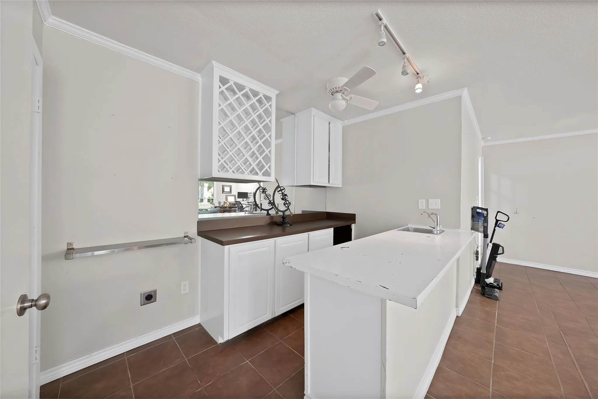 Single Family Residence For Sale in Dallas County , 1601 Oak Meadow Drive, Irving, Texas 75061, 4 Bedroom, 3 Bathroom, Garage spaces, 3,202 Sqft, built in 1968, mls#21388942, Real Estate Agent in Irving, Homes For Sale in Dallas county, Homes For Sale in Irving, Realtor in Irving Texas, Real Estate Brokerage Independent Realty Texas, Luminita Cordes Realtor