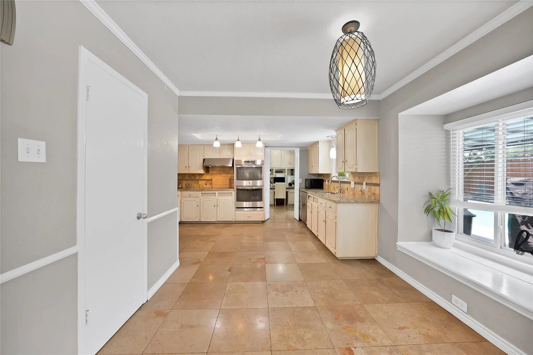 Single Family Residence For Sale in Dallas County , 1601 Oak Meadow Drive, Irving, Texas 75061, 4 Bedroom, 3 Bathroom, Garage spaces, 3,202 Sqft, built in 1968, mls#21388942, Real Estate Agent in Irving, Homes For Sale in Dallas county, Homes For Sale in Irving, Realtor in Irving Texas, Real Estate Brokerage Independent Realty Texas, Luminita Cordes Realtor