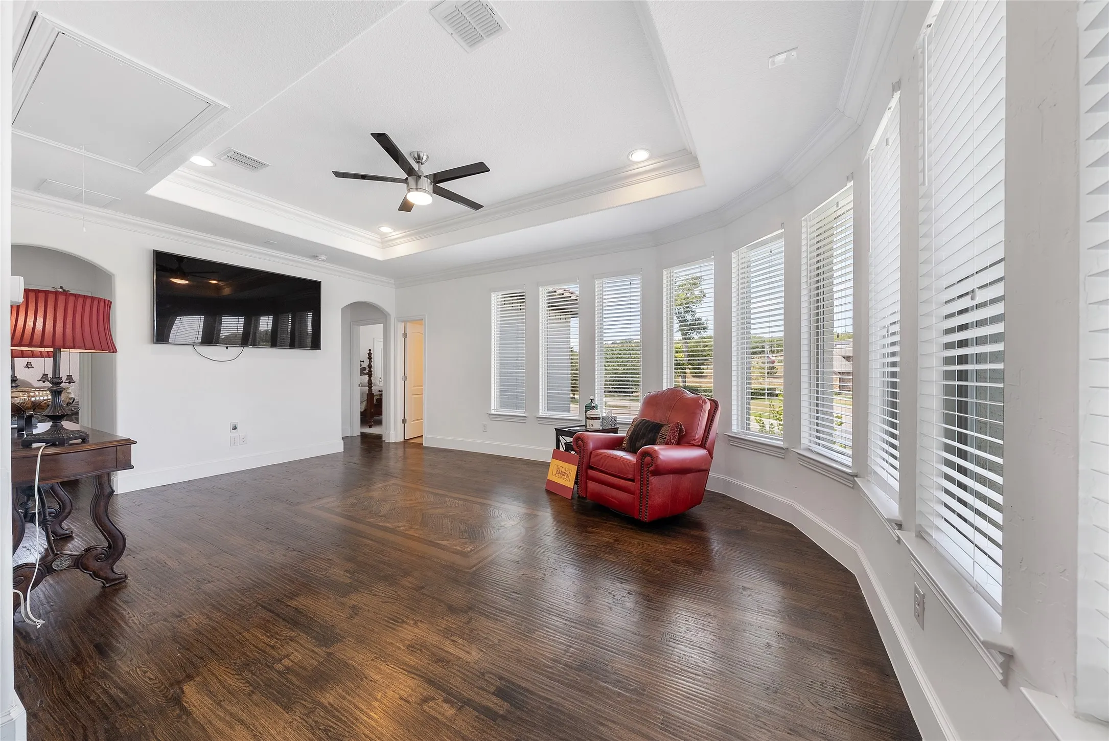 Single Family Residence For Sale in Parker County , 102 Whitney Court, Aledo, Texas 76008, 4 Bedroom, 5 Bathroom, 3 Garage spaces, 4,200 Sqft, built in 2016, mls#21388097, Real Estate Agent in Aledo, Homes For Sale in Parker county, Homes For Sale in Aledo, Realtor in Aledo Texas, Real Estate Brokerage Independent Realty Texas, Luminita Cordes Realtor