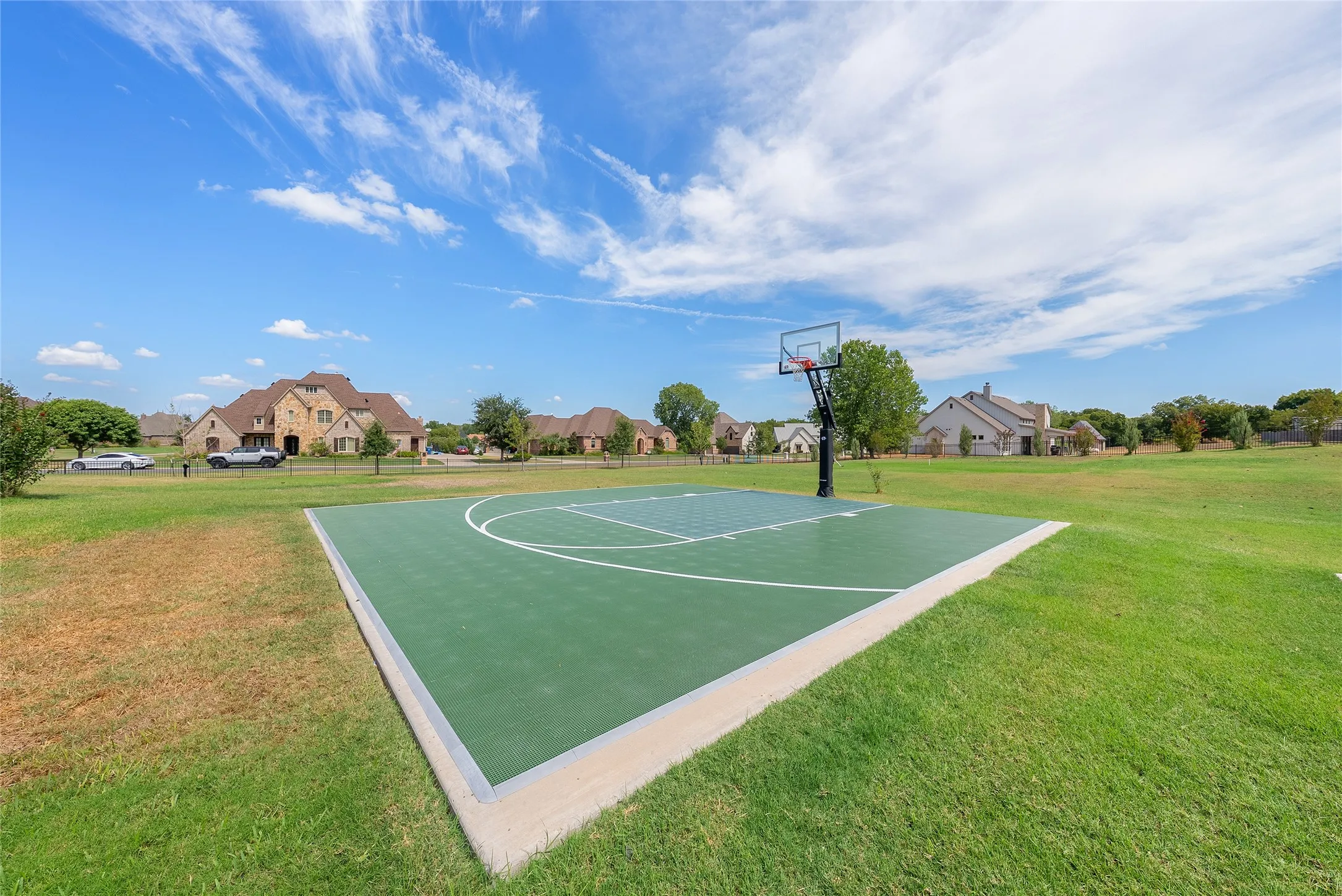 Single Family Residence For Sale in Parker County , 102 Whitney Court, Aledo, Texas 76008, 4 Bedroom, 5 Bathroom, 3 Garage spaces, 4,200 Sqft, built in 2016, mls#21388097, Real Estate Agent in Aledo, Homes For Sale in Parker county, Homes For Sale in Aledo, Realtor in Aledo Texas, Real Estate Brokerage Independent Realty Texas, Luminita Cordes Realtor