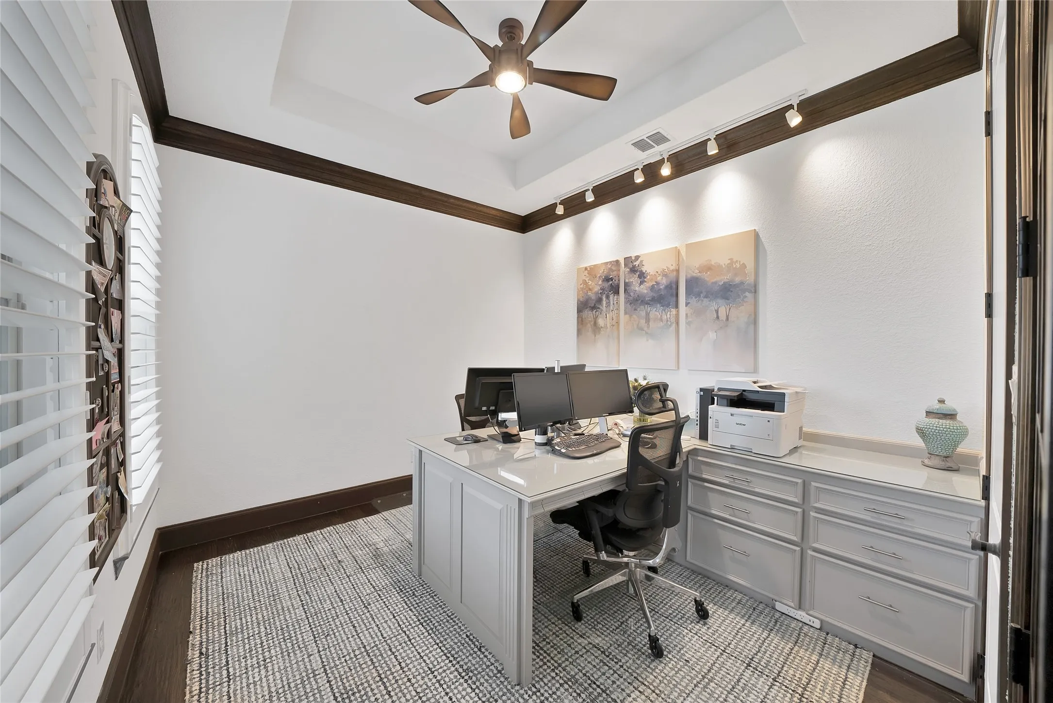 Single Family Residence For Sale in Parker County , 102 Whitney Court, Aledo, Texas 76008, 4 Bedroom, 5 Bathroom, 3 Garage spaces, 4,200 Sqft, built in 2016, mls#21388097, Real Estate Agent in Aledo, Homes For Sale in Parker county, Homes For Sale in Aledo, Realtor in Aledo Texas, Real Estate Brokerage Independent Realty Texas, Luminita Cordes Realtor