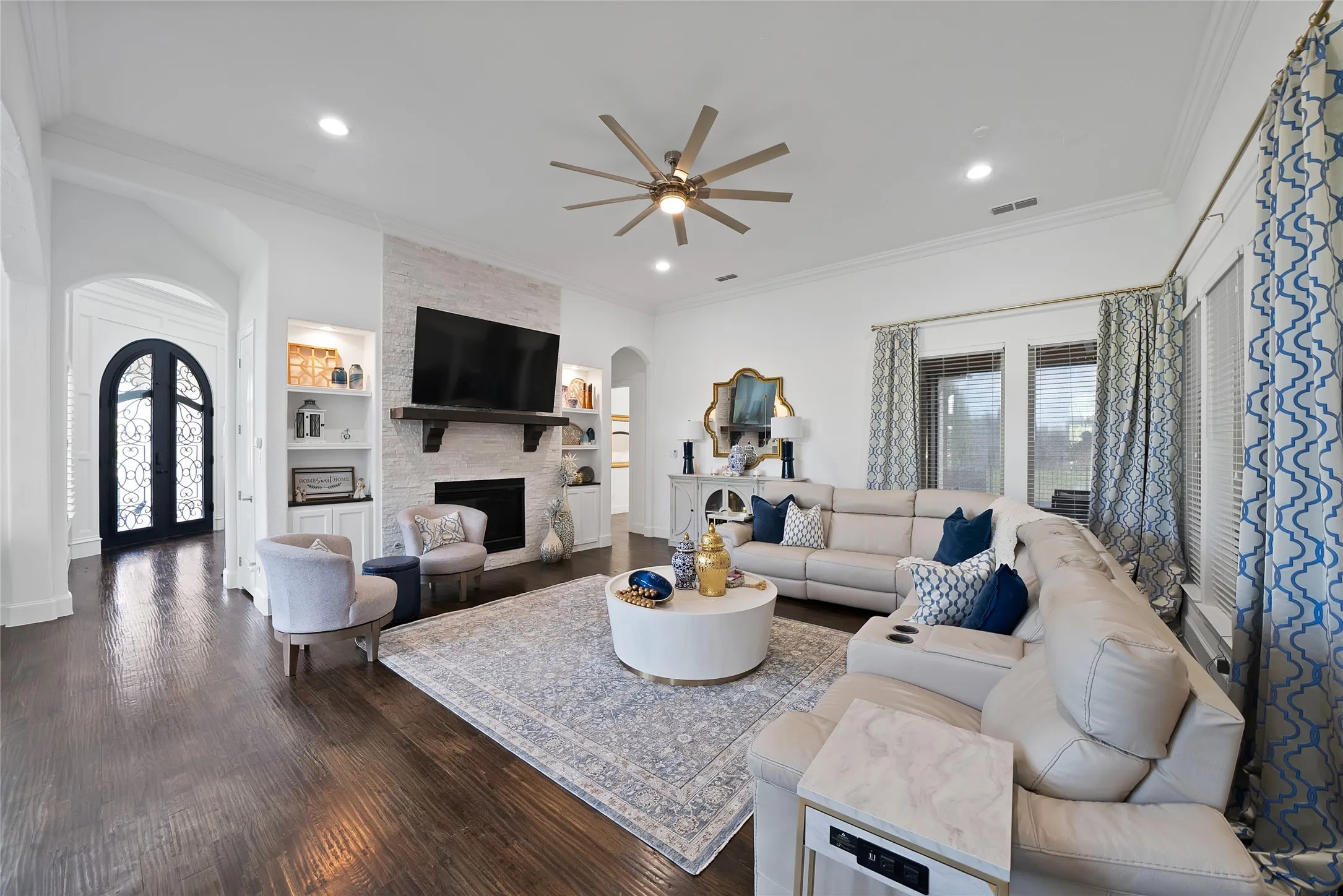 Single Family Residence For Sale in Parker County , 102 Whitney Court, Aledo, Texas 76008, 4 Bedroom, 5 Bathroom, 3 Garage spaces, 4,200 Sqft, built in 2016, mls#21388097, Real Estate Agent in Aledo, Homes For Sale in Parker county, Homes For Sale in Aledo, Realtor in Aledo Texas, Real Estate Brokerage Independent Realty Texas, Luminita Cordes Realtor