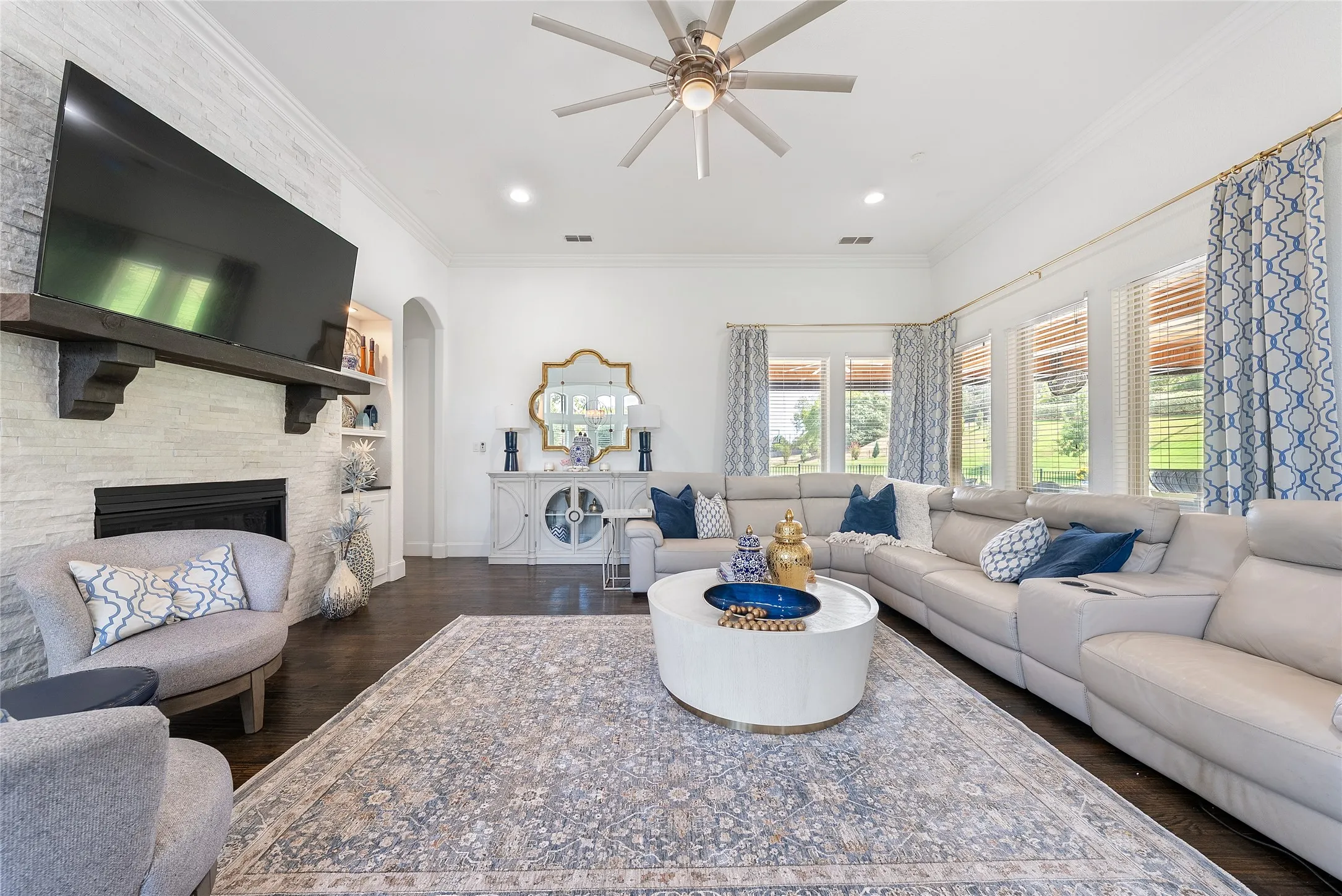 Single Family Residence For Sale in Parker County , 102 Whitney Court, Aledo, Texas 76008, 4 Bedroom, 5 Bathroom, 3 Garage spaces, 4,200 Sqft, built in 2016, mls#21388097, Real Estate Agent in Aledo, Homes For Sale in Parker county, Homes For Sale in Aledo, Realtor in Aledo Texas, Real Estate Brokerage Independent Realty Texas, Luminita Cordes Realtor