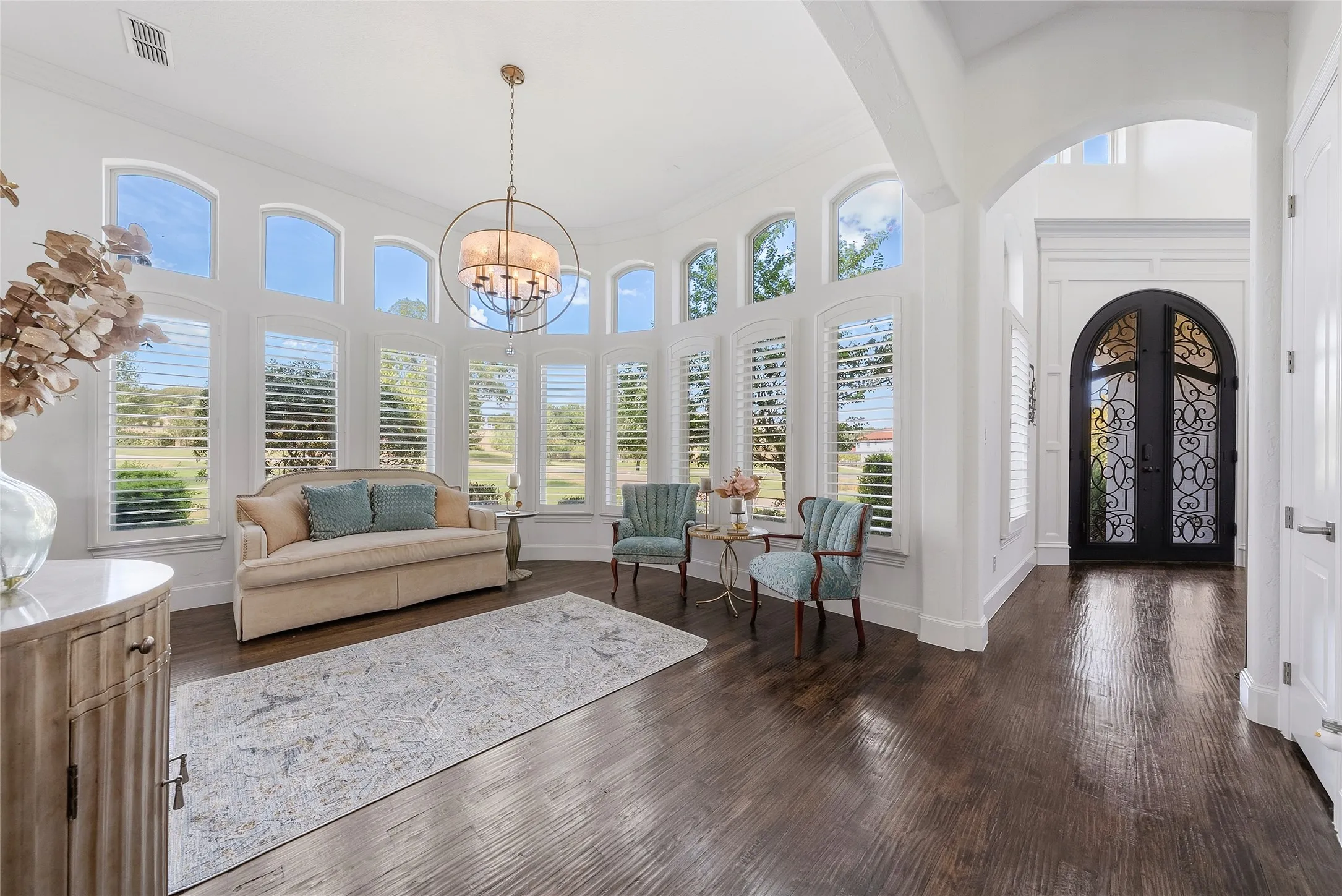 Single Family Residence For Sale in Parker County , 102 Whitney Court, Aledo, Texas 76008, 4 Bedroom, 5 Bathroom, 3 Garage spaces, 4,200 Sqft, built in 2016, mls#21388097, Real Estate Agent in Aledo, Homes For Sale in Parker county, Homes For Sale in Aledo, Realtor in Aledo Texas, Real Estate Brokerage Independent Realty Texas, Luminita Cordes Realtor