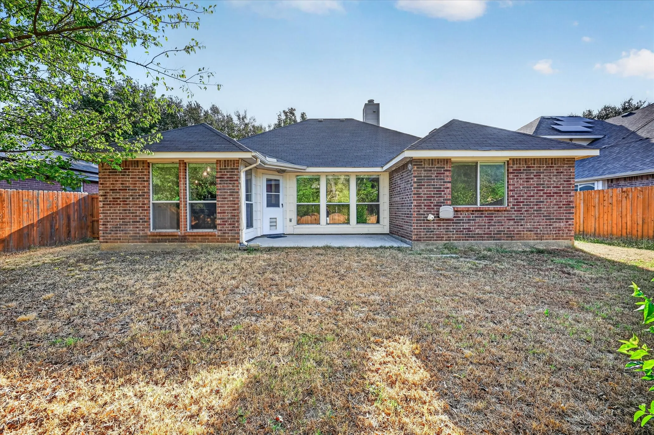 Single Family Residence For Sale in Denton County , 912 Cole Avenue, Denton, Texas 76208, 3 Bedroom, 2 Bathroom, 2 Garage spaces, 1,252 Sqft, built in 2006, mls#21388509, Real Estate Agent in Denton, Homes For Sale in Denton county, Homes For Sale in Denton, Realtor in Denton Texas, Real Estate Brokerage Independent Realty Texas, Luminita Cordes Realtor