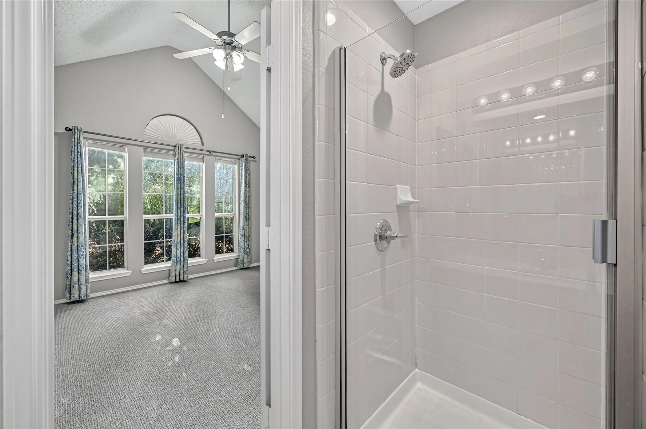 Single Family Residence For Sale in Denton County , 912 Cole Avenue, Denton, Texas 76208, 3 Bedroom, 2 Bathroom, 2 Garage spaces, 1,252 Sqft, built in 2006, mls#21388509, Real Estate Agent in Denton, Homes For Sale in Denton county, Homes For Sale in Denton, Realtor in Denton Texas, Real Estate Brokerage Independent Realty Texas, Luminita Cordes Realtor