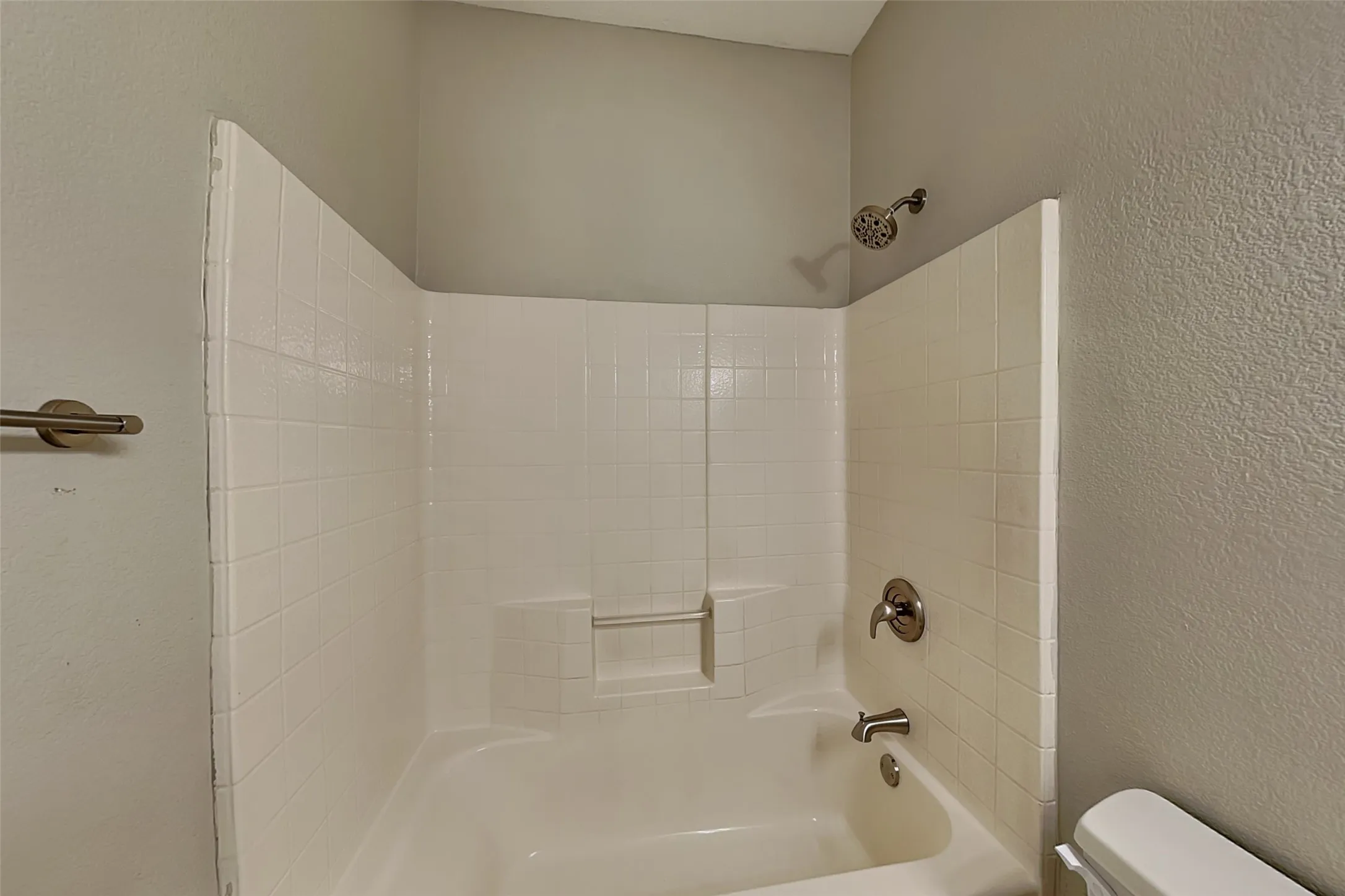Single Family Residence For Rent in Tarrant County , 3848 Brandywine Lane, Fort Worth, Texas 76244, 3 Bedroom, 2 Bathroom, 2 Garage spaces, 1,584 Sqft, built in 2003, mls#21388946, Real Estate Agent in Fort Worth, Homes For Rent in Tarrant county, Homes For Rent in Fort Worth, Realtor in Fort Worth Texas, Real Estate Brokerage Independent Realty Texas, Luminita Cordes Realtor