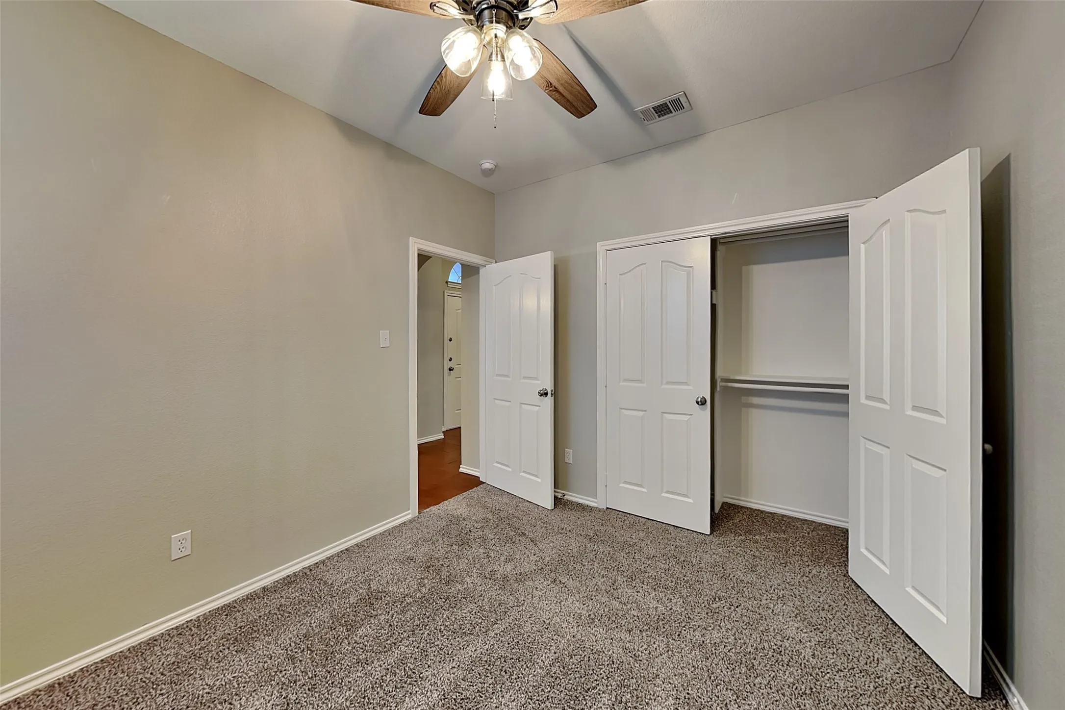 Single Family Residence For Rent in Tarrant County , 3848 Brandywine Lane, Fort Worth, Texas 76244, 3 Bedroom, 2 Bathroom, 2 Garage spaces, 1,584 Sqft, built in 2003, mls#21388946, Real Estate Agent in Fort Worth, Homes For Rent in Tarrant county, Homes For Rent in Fort Worth, Realtor in Fort Worth Texas, Real Estate Brokerage Independent Realty Texas, Luminita Cordes Realtor