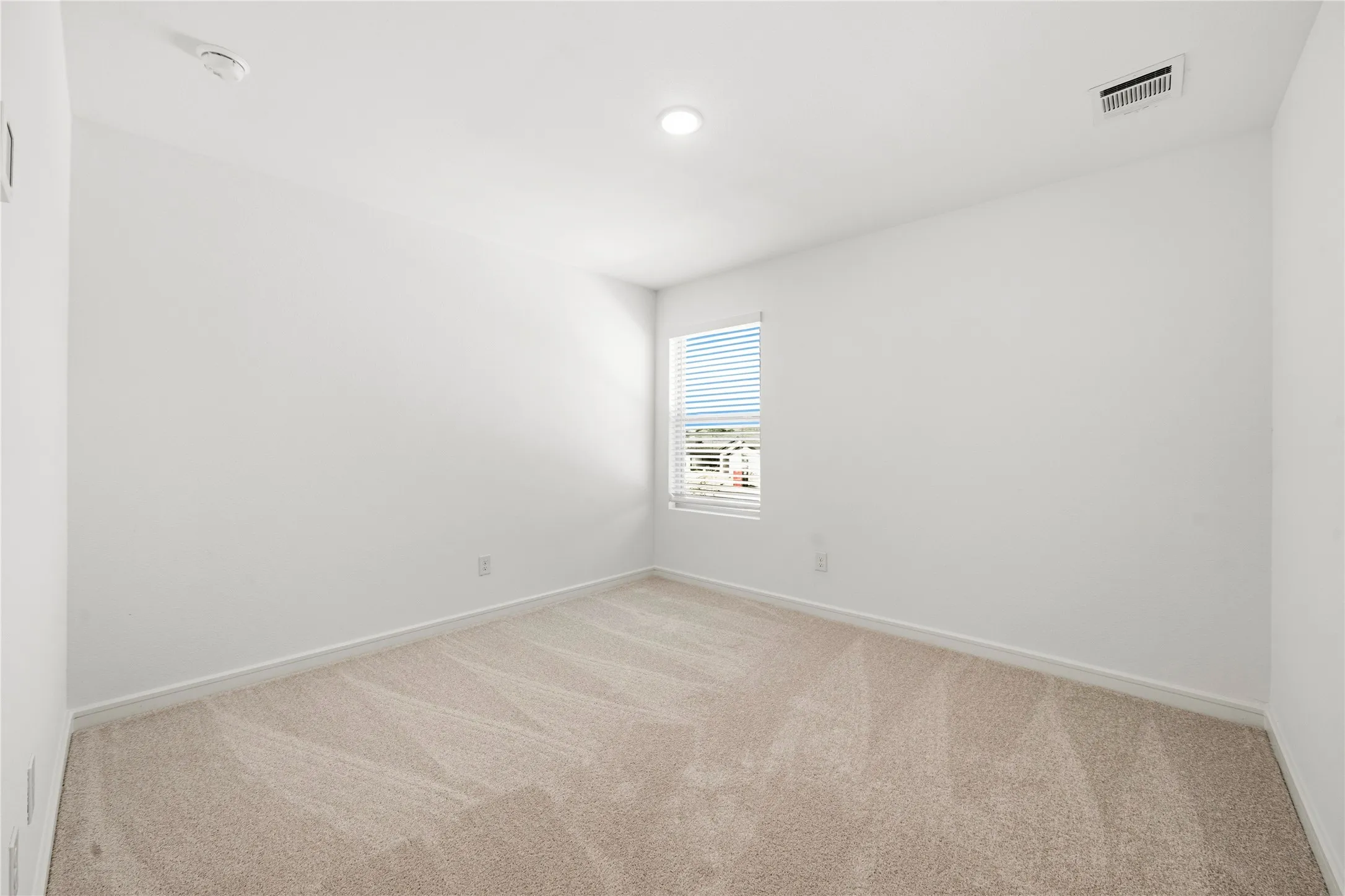 Single Family Residence For Rent in Grayson County , 2109 Maple Ridge Drive, Van Alstyne, Texas 75495, 5 Bedroom, 3 Bathroom, 2 Garage spaces, 2,659 Sqft, built in 2026, mls#21388948, Real Estate Agent in Van Alstyne, Homes For Rent in Grayson county, Homes For Rent in Van Alstyne, Realtor in Van Alstyne Texas, Real Estate Brokerage Independent Realty Texas, Luminita Cordes Realtor
