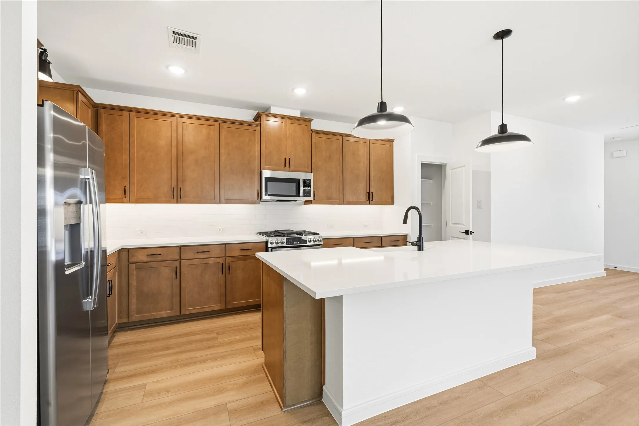 Single Family Residence For Rent in Grayson County , 2109 Maple Ridge Drive, Van Alstyne, Texas 75495, 5 Bedroom, 3 Bathroom, 2 Garage spaces, 2,659 Sqft, built in 2026, mls#21388948, Real Estate Agent in Van Alstyne, Homes For Rent in Grayson county, Homes For Rent in Van Alstyne, Realtor in Van Alstyne Texas, Real Estate Brokerage Independent Realty Texas, Luminita Cordes Realtor