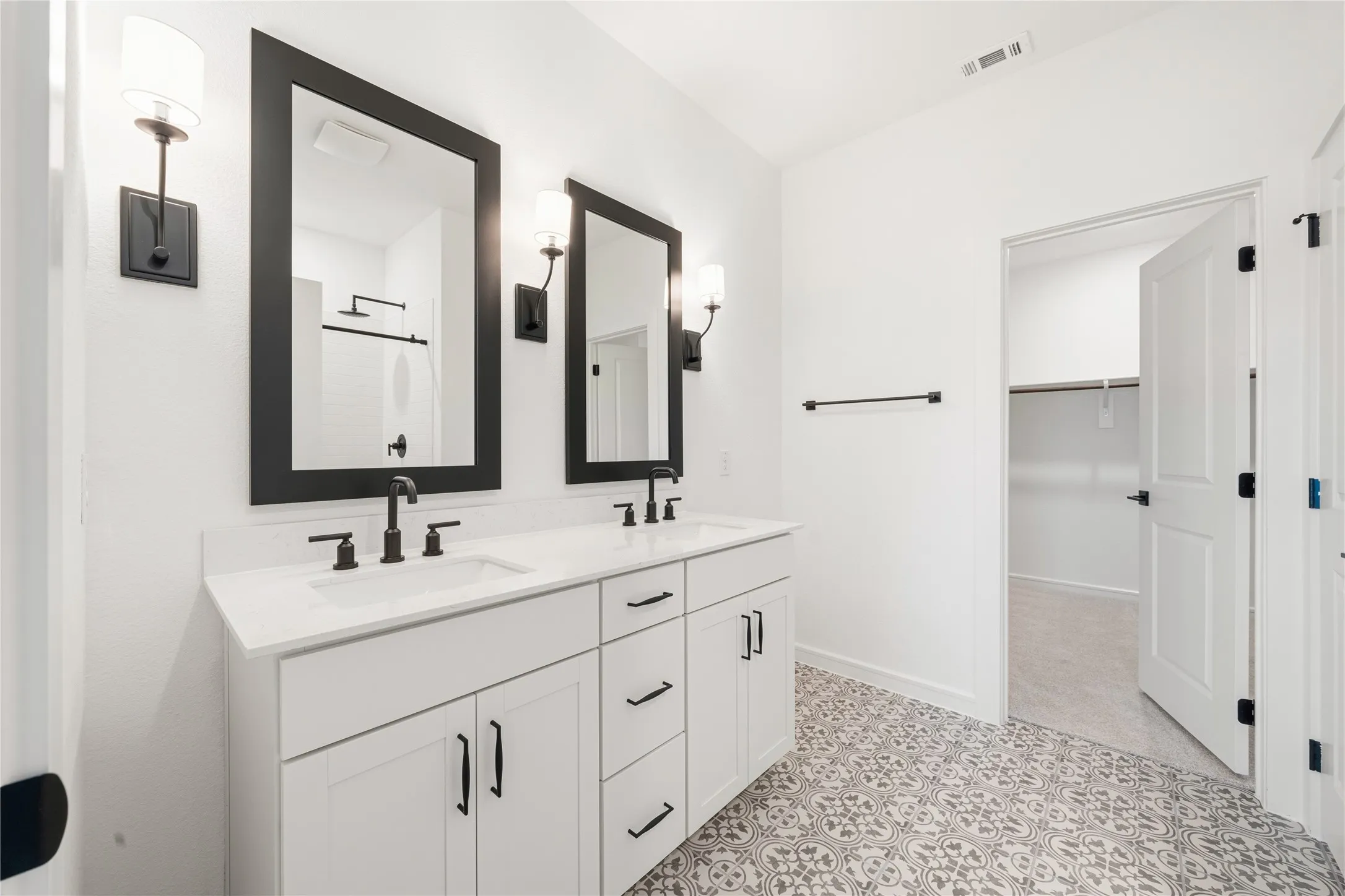 Single Family Residence For Rent in Grayson County , 2109 Maple Ridge Drive, Van Alstyne, Texas 75495, 5 Bedroom, 3 Bathroom, 2 Garage spaces, 2,659 Sqft, built in 2026, mls#21388948, Real Estate Agent in Van Alstyne, Homes For Rent in Grayson county, Homes For Rent in Van Alstyne, Realtor in Van Alstyne Texas, Real Estate Brokerage Independent Realty Texas, Luminita Cordes Realtor