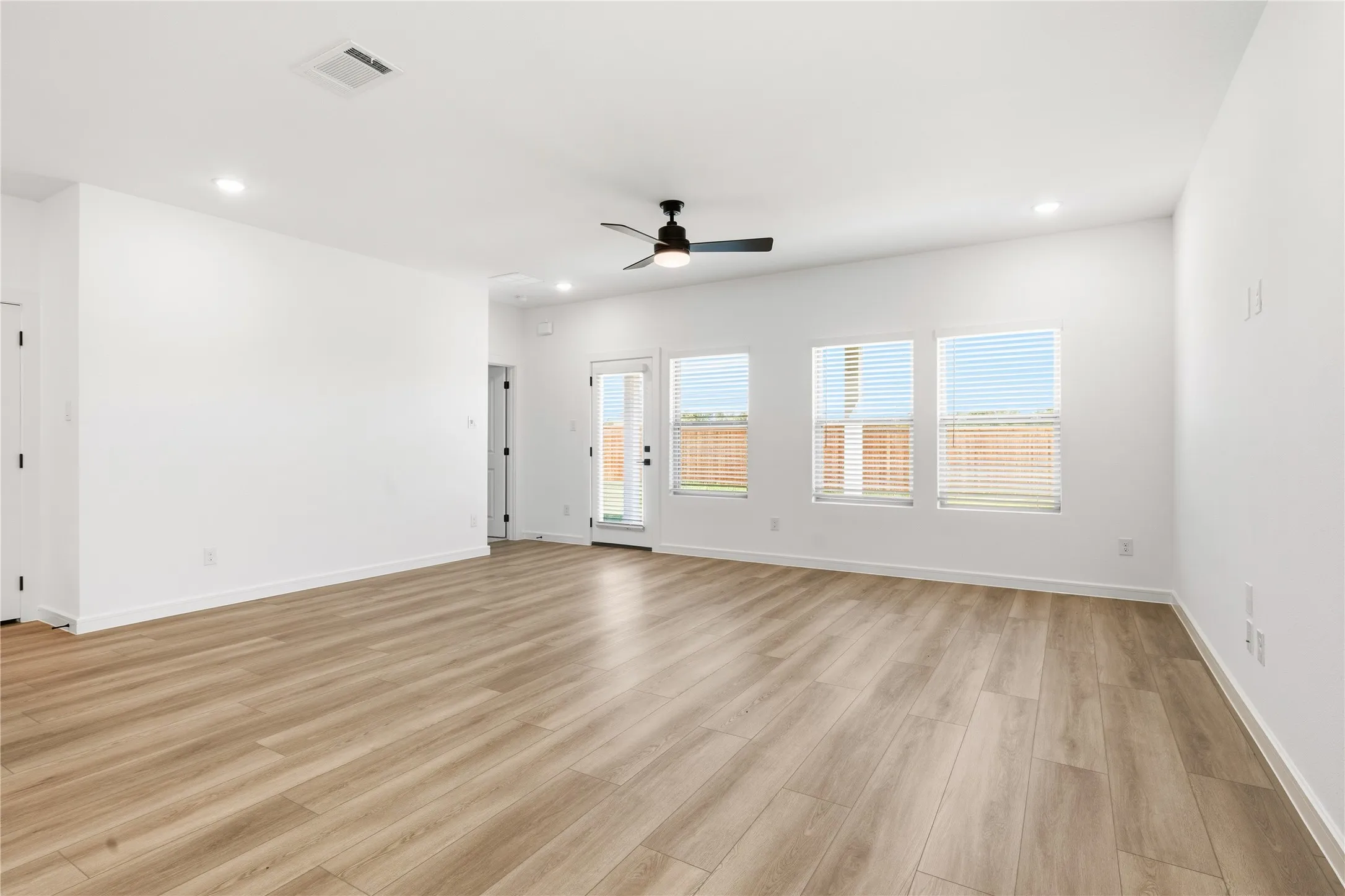 Single Family Residence For Rent in Grayson County , 2109 Maple Ridge Drive, Van Alstyne, Texas 75495, 5 Bedroom, 3 Bathroom, 2 Garage spaces, 2,659 Sqft, built in 2026, mls#21388948, Real Estate Agent in Van Alstyne, Homes For Rent in Grayson county, Homes For Rent in Van Alstyne, Realtor in Van Alstyne Texas, Real Estate Brokerage Independent Realty Texas, Luminita Cordes Realtor