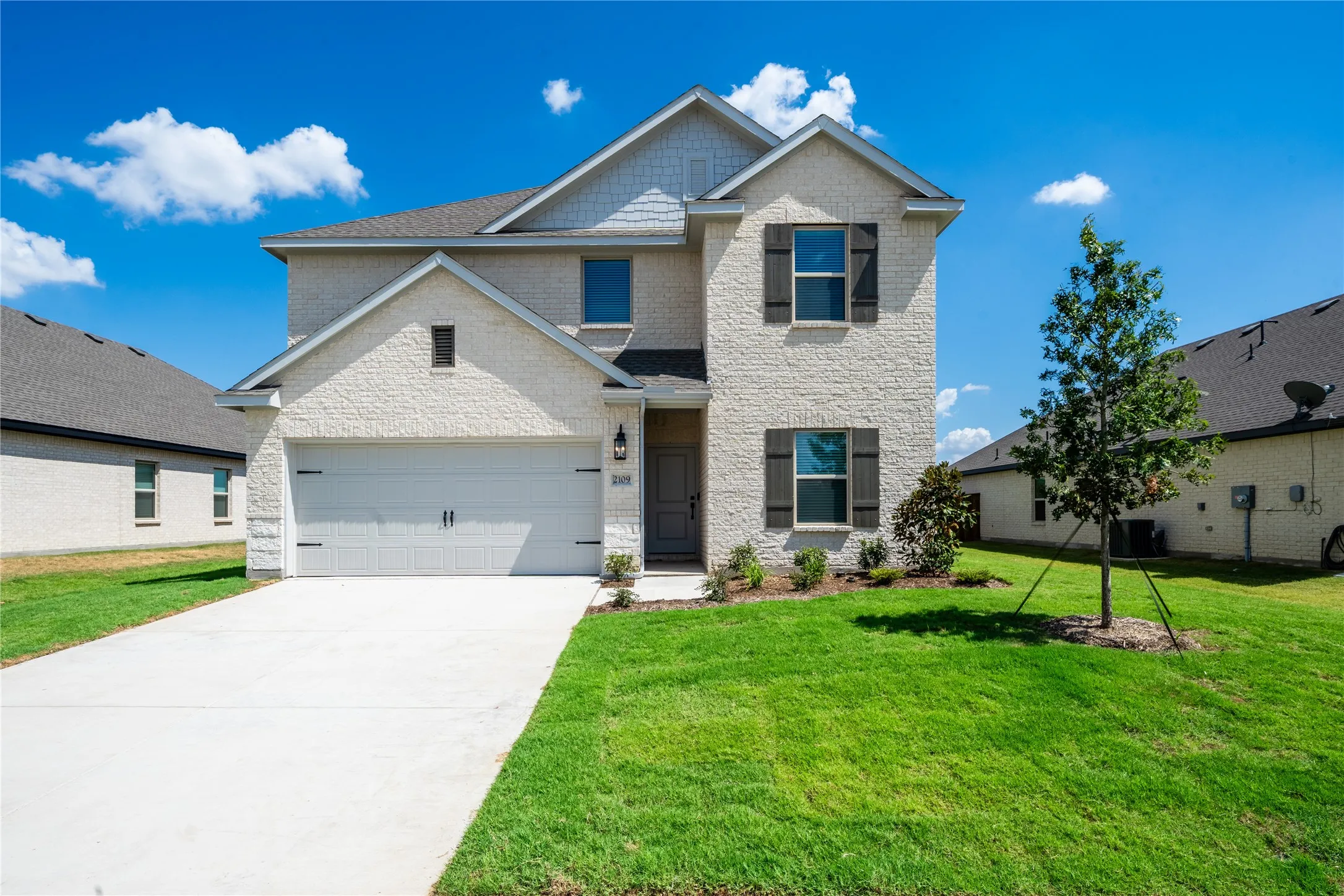 Single Family Residence For Rent in Grayson County , 2109 Maple Ridge Drive, Van Alstyne, Texas 75495, 5 Bedroom, 3 Bathroom, 2 Garage spaces, 2,659 Sqft, built in 2026, mls#21388948, Real Estate Agent in Van Alstyne, Homes For Rent in Grayson county, Homes For Rent in Van Alstyne, Realtor in Van Alstyne Texas, Real Estate Brokerage Independent Realty Texas, Luminita Cordes Realtor