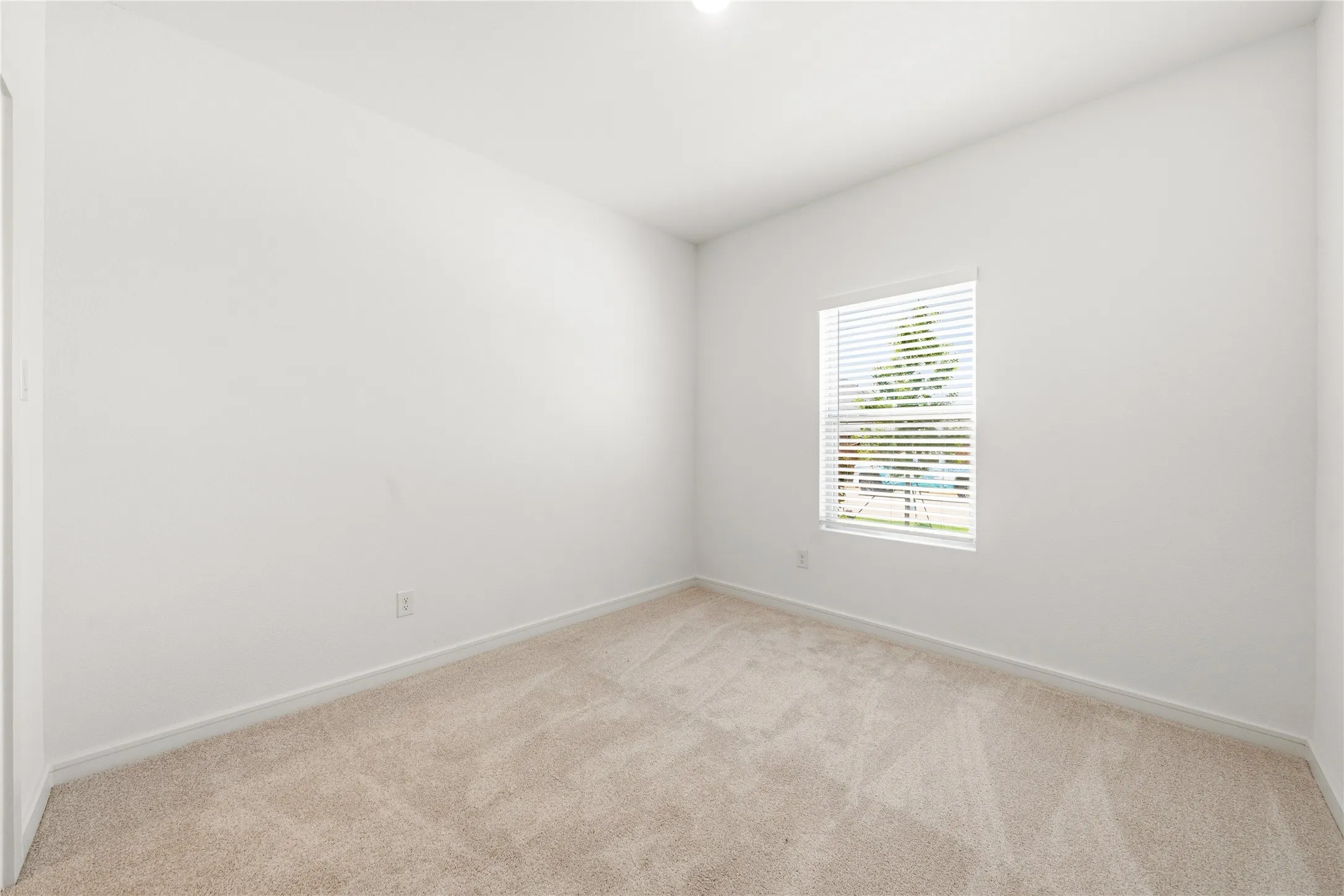 Single Family Residence For Rent in Grayson County , 2109 Maple Ridge Drive, Van Alstyne, Texas 75495, 5 Bedroom, 3 Bathroom, 2 Garage spaces, 2,659 Sqft, built in 2026, mls#21388948, Real Estate Agent in Van Alstyne, Homes For Rent in Grayson county, Homes For Rent in Van Alstyne, Realtor in Van Alstyne Texas, Real Estate Brokerage Independent Realty Texas, Luminita Cordes Realtor