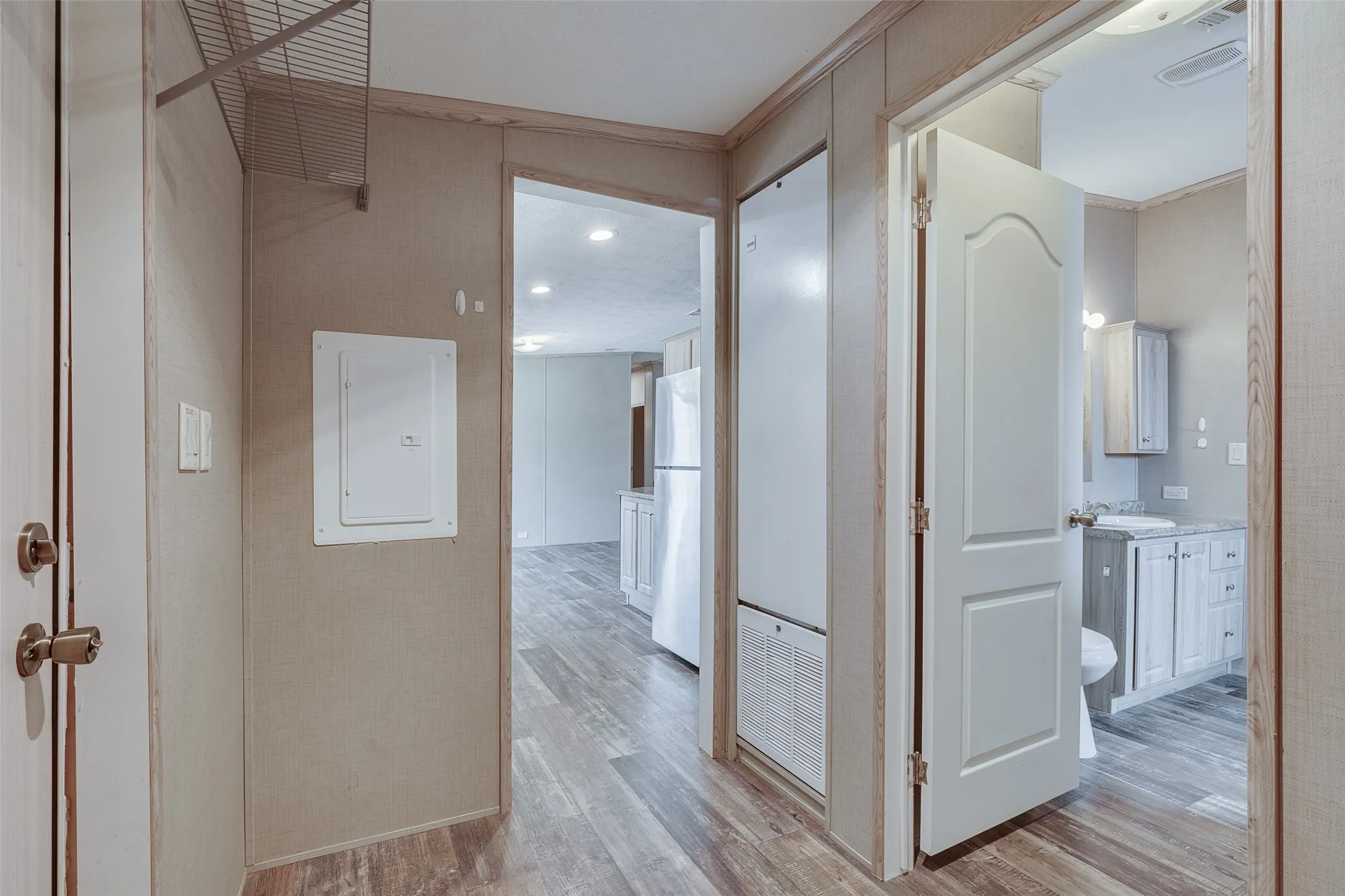 Mobile Home For Sale in Wise County , 181 Sondra Lin Boulevard, Decatur, Texas 76234, 3 Bedroom, 2 Bathroom, Garage spaces, 1,408 Sqft, built in 2020, mls#21388947, Real Estate Agent in Decatur, Homes For Sale in Wise county, Homes For Sale in Decatur, Realtor in Decatur Texas, Real Estate Brokerage Independent Realty Texas, Luminita Cordes Realtor