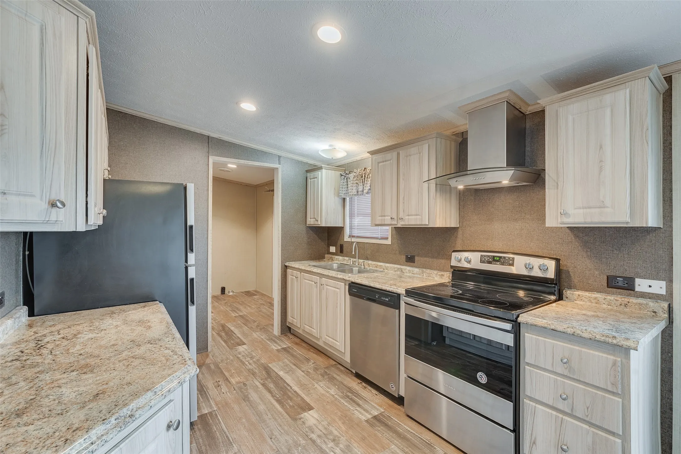 Mobile Home For Sale in Wise County , 181 Sondra Lin Boulevard, Decatur, Texas 76234, 3 Bedroom, 2 Bathroom, Garage spaces, 1,408 Sqft, built in 2020, mls#21388947, Real Estate Agent in Decatur, Homes For Sale in Wise county, Homes For Sale in Decatur, Realtor in Decatur Texas, Real Estate Brokerage Independent Realty Texas, Luminita Cordes Realtor