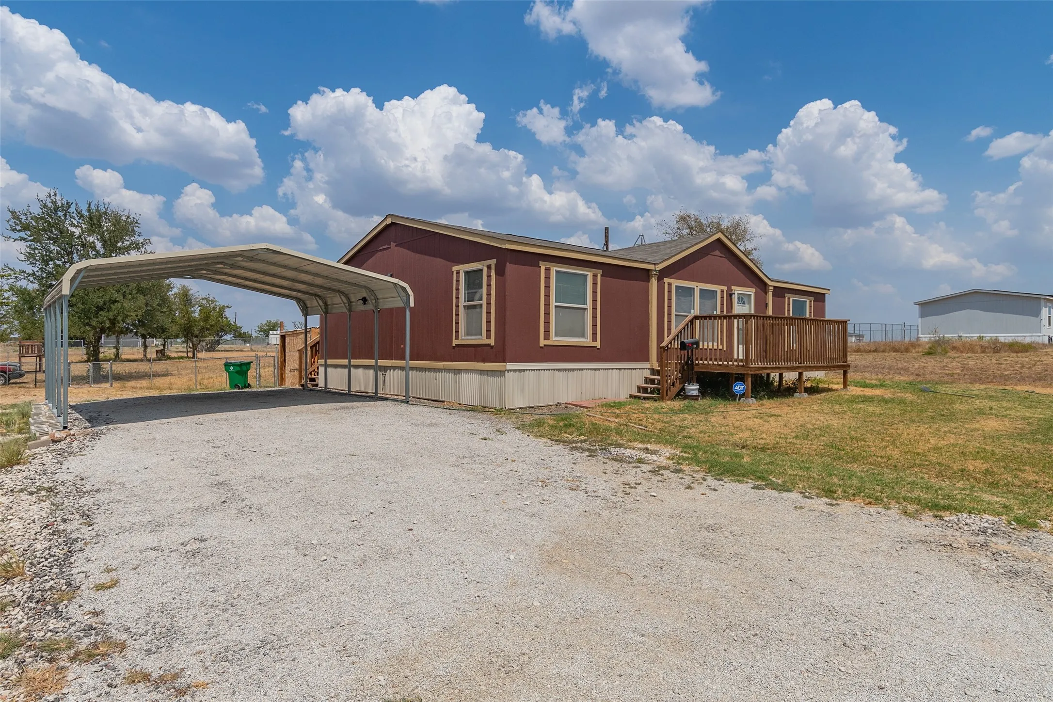 Mobile Home For Sale in Wise County , 181 Sondra Lin Boulevard, Decatur, Texas 76234, 3 Bedroom, 2 Bathroom, Garage spaces, 1,408 Sqft, built in 2020, mls#21388947, Real Estate Agent in Decatur, Homes For Sale in Wise county, Homes For Sale in Decatur, Realtor in Decatur Texas, Real Estate Brokerage Independent Realty Texas, Luminita Cordes Realtor