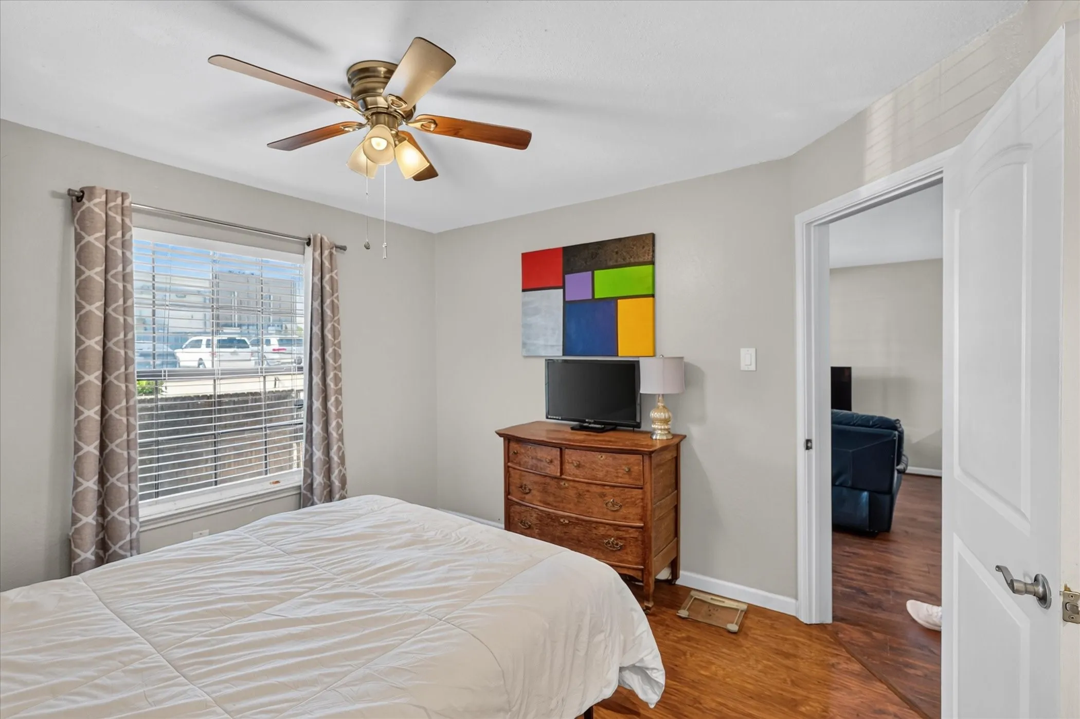 Condominium For Sale in Dallas County , 6108 Abrams Road 403, Dallas, Texas 75231, 1 Bedroom, 1 Bathroom, Garage spaces, 600 Sqft, built in 1984, mls#21383625, Real Estate Agent in Dallas, Homes For Sale in Dallas county, Homes For Sale in Dallas, Realtor in Dallas Texas, Real Estate Brokerage Independent Realty Texas, Luminita Cordes Realtor