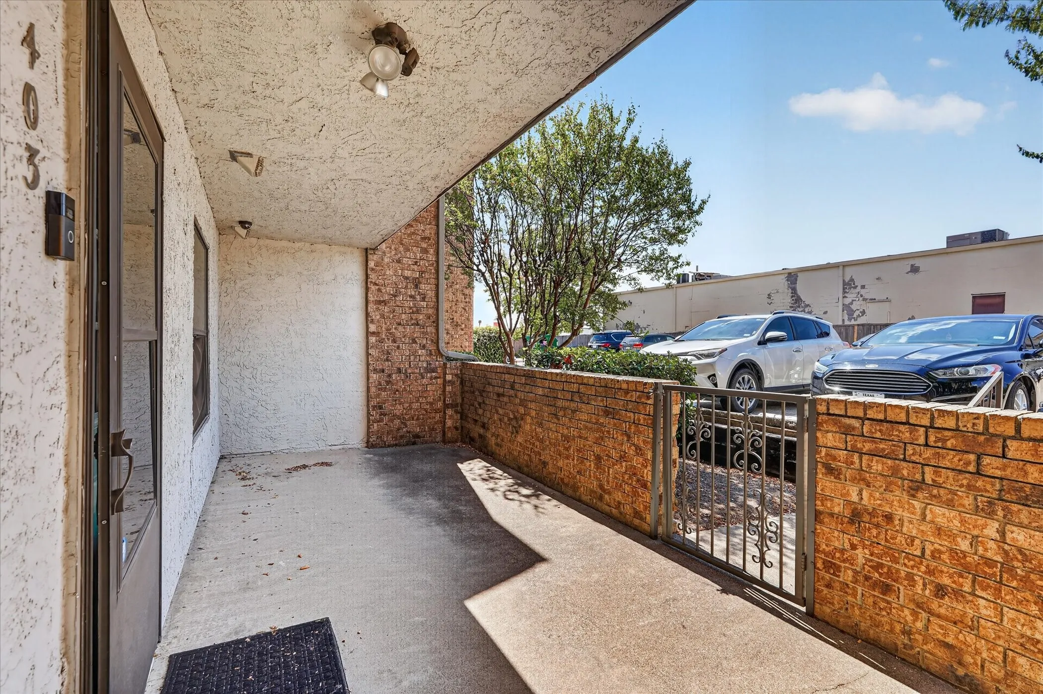 Condominium For Sale in Dallas County , 6108 Abrams Road 403, Dallas, Texas 75231, 1 Bedroom, 1 Bathroom, Garage spaces, 600 Sqft, built in 1984, mls#21383625, Real Estate Agent in Dallas, Homes For Sale in Dallas county, Homes For Sale in Dallas, Realtor in Dallas Texas, Real Estate Brokerage Independent Realty Texas, Luminita Cordes Realtor