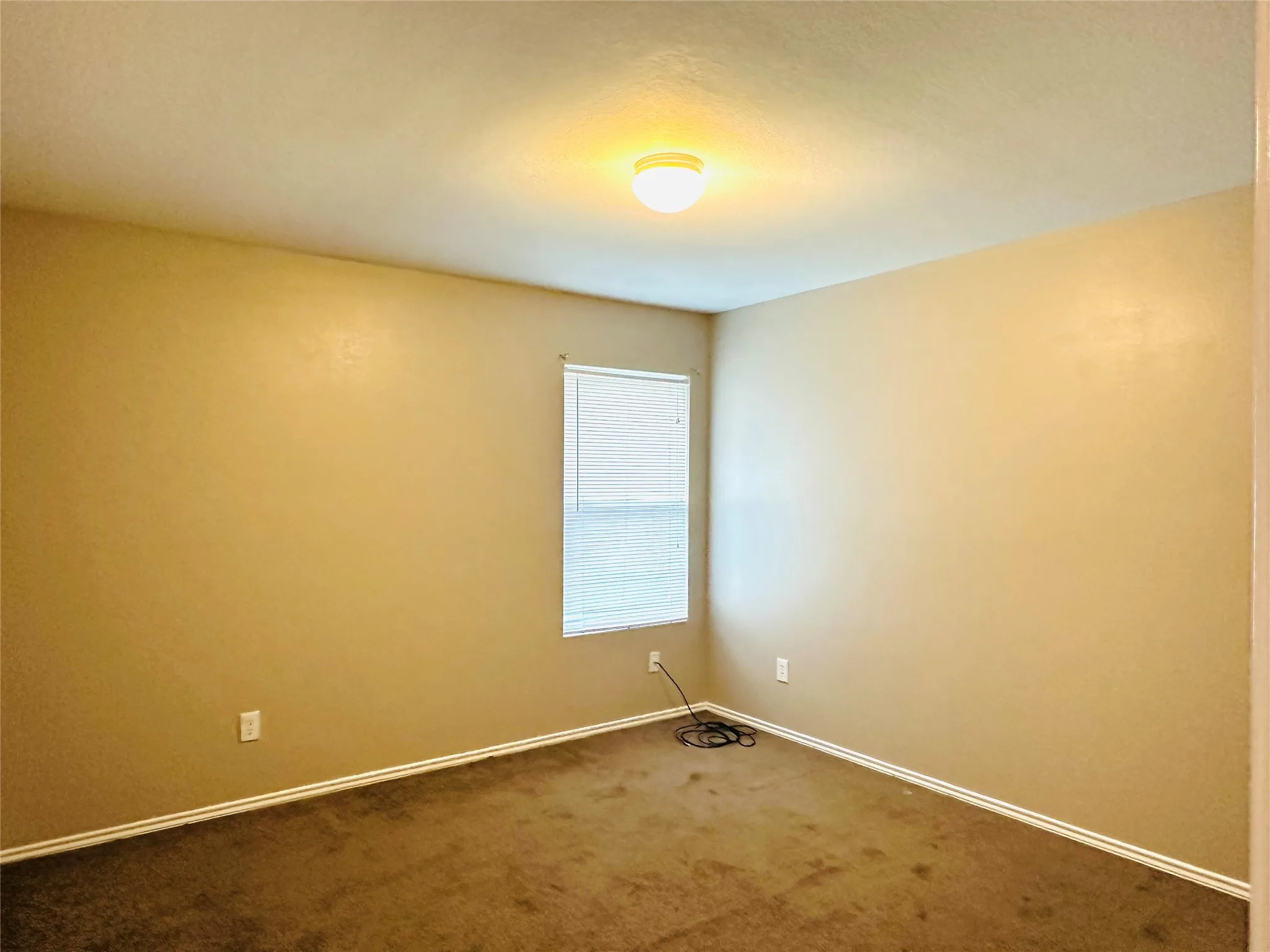 Single Family Residence For Sale in Tarrant County , 8021 Stowe Springs Lane, Arlington, Texas 76002, 3 Bedroom, 2 Bathroom, 2 Garage spaces, 1,679 Sqft, built in 2006, mls#21388858, Real Estate Agent in Arlington, Homes For Sale in Tarrant county, Homes For Sale in Arlington, Realtor in Arlington Texas, Real Estate Brokerage Independent Realty Texas, Luminita Cordes Realtor