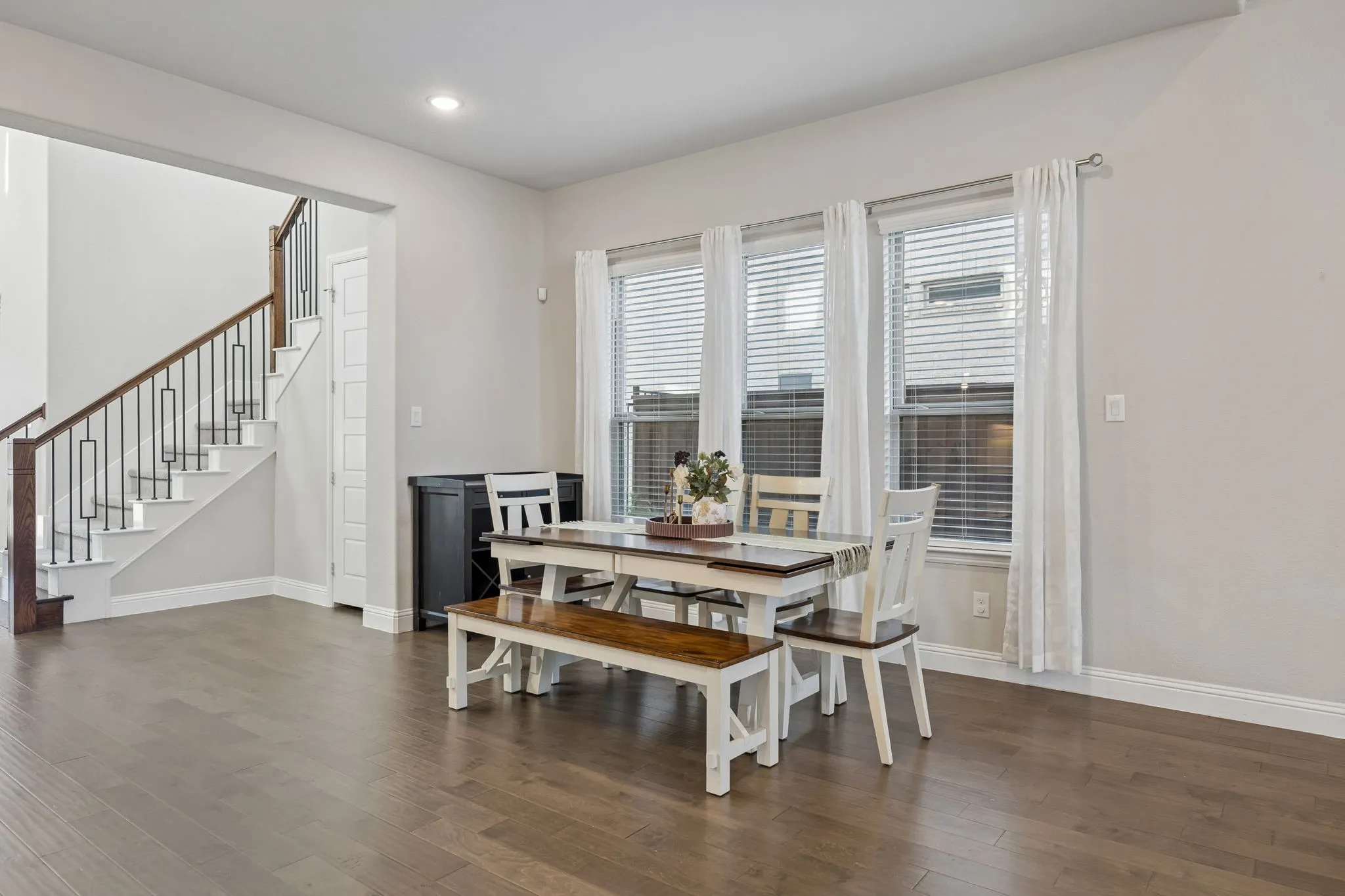 Single Family Residence For Sale in Denton County , 2270 English Ivy Road, Frisco, Texas 75033, 4 Bedroom, 4 Bathroom, 2 Garage spaces, 3,162 Sqft, built in 2019, mls#21387416, Real Estate Agent in Frisco, Homes For Sale in Denton county, Homes For Sale in Frisco, Realtor in Frisco Texas, Real Estate Brokerage Independent Realty Texas, Luminita Cordes Realtor