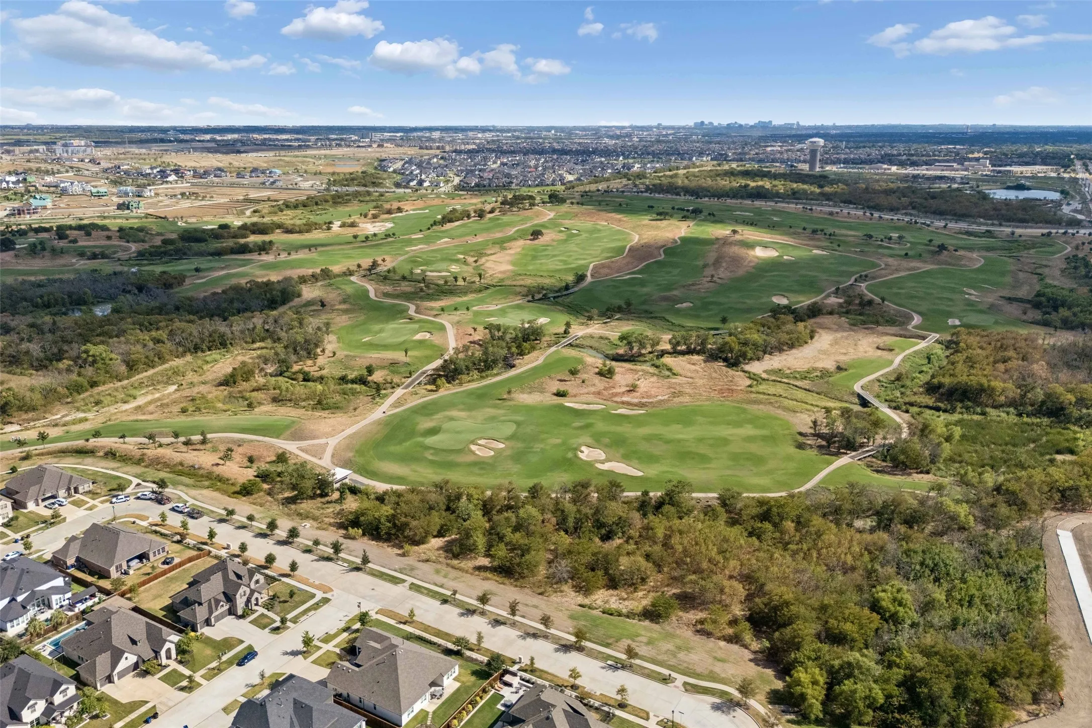 Single Family Residence For Sale in Denton County , 2270 English Ivy Road, Frisco, Texas 75033, 4 Bedroom, 4 Bathroom, 2 Garage spaces, 3,162 Sqft, built in 2019, mls#21387416, Real Estate Agent in Frisco, Homes For Sale in Denton county, Homes For Sale in Frisco, Realtor in Frisco Texas, Real Estate Brokerage Independent Realty Texas, Luminita Cordes Realtor