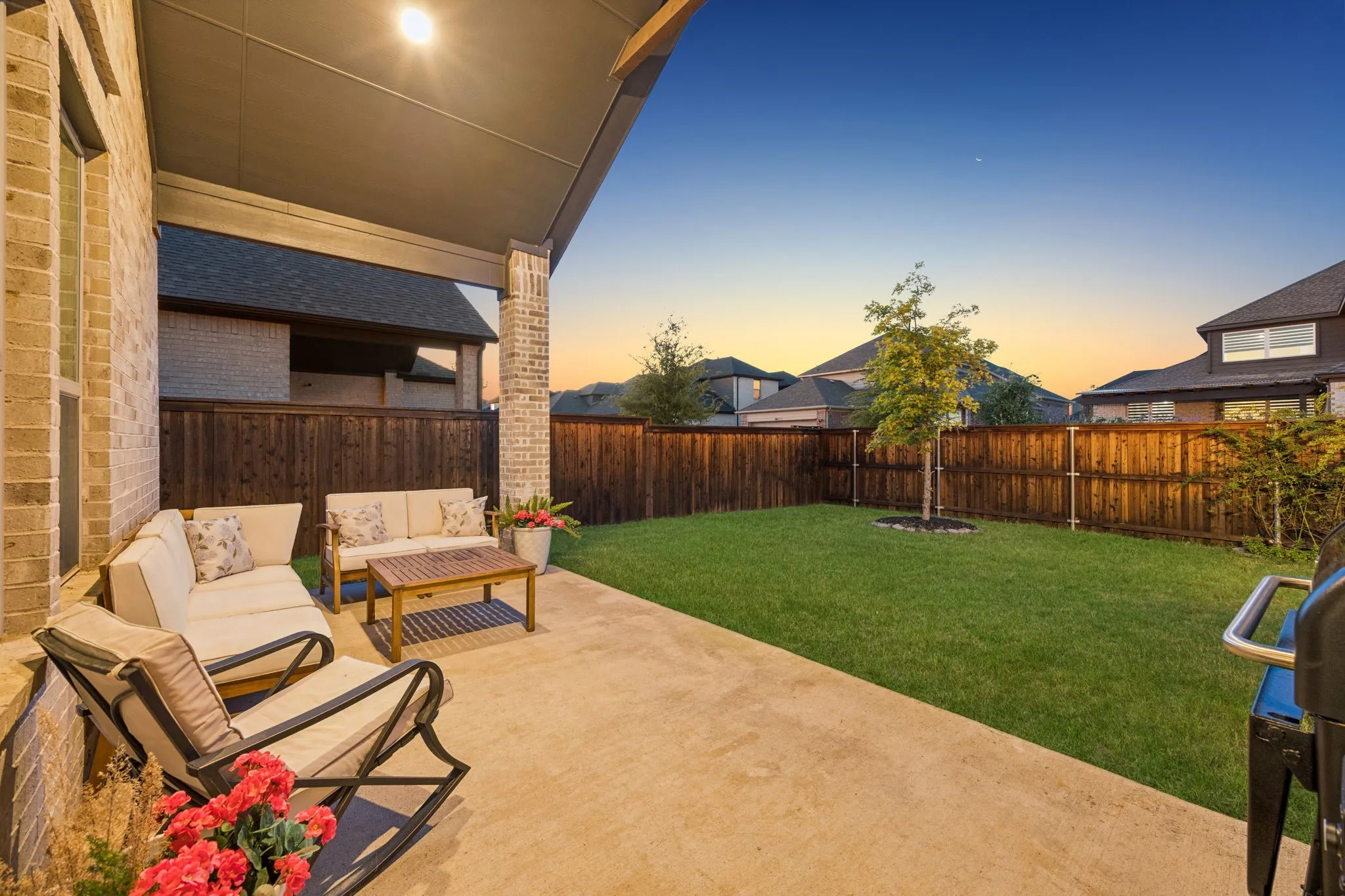 Single Family Residence For Sale in Denton County , 2270 English Ivy Road, Frisco, Texas 75033, 4 Bedroom, 4 Bathroom, 2 Garage spaces, 3,162 Sqft, built in 2019, mls#21387416, Real Estate Agent in Frisco, Homes For Sale in Denton county, Homes For Sale in Frisco, Realtor in Frisco Texas, Real Estate Brokerage Independent Realty Texas, Luminita Cordes Realtor
