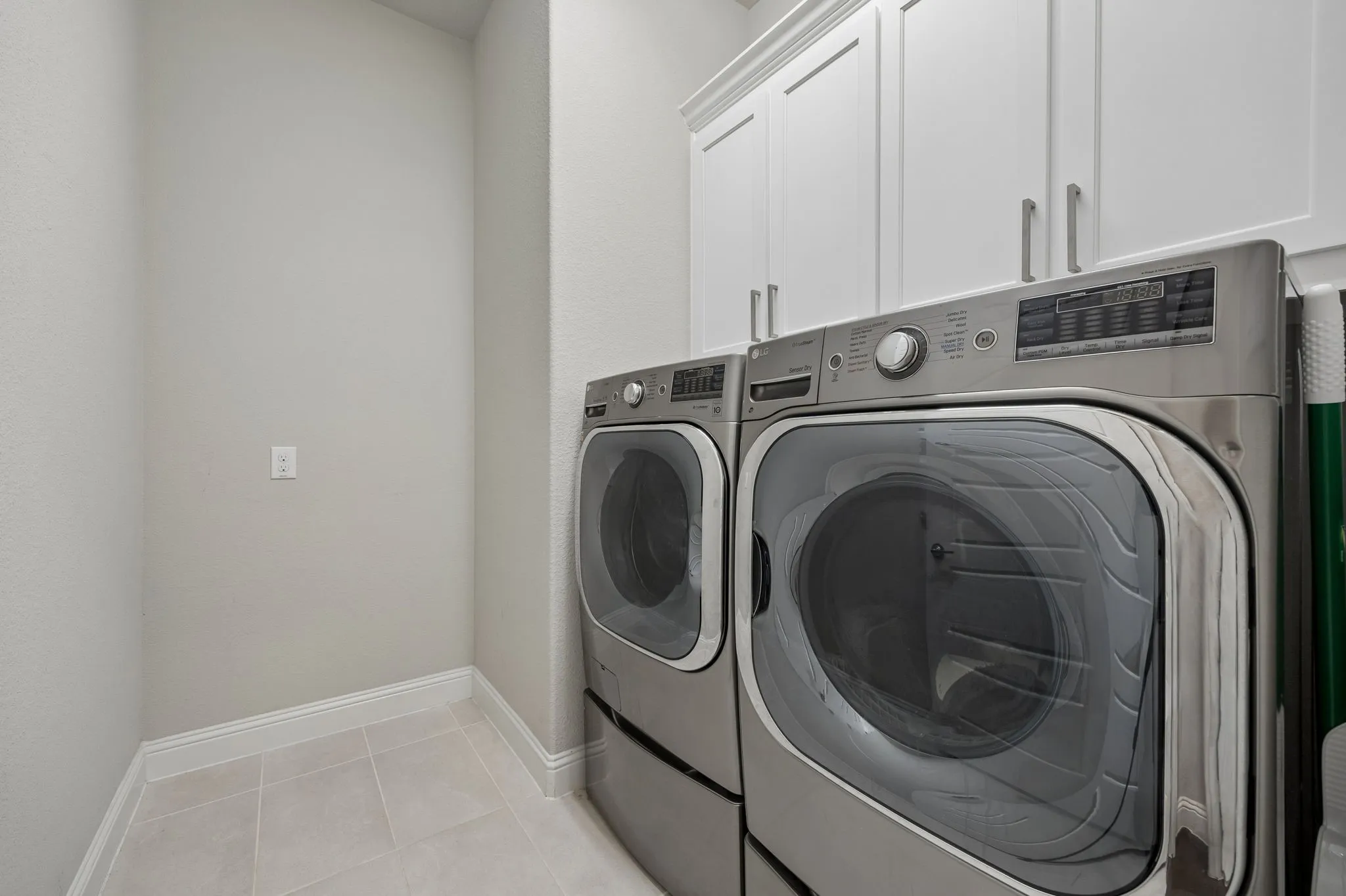 Single Family Residence For Sale in Denton County , 2270 English Ivy Road, Frisco, Texas 75033, 4 Bedroom, 4 Bathroom, 2 Garage spaces, 3,162 Sqft, built in 2019, mls#21387416, Real Estate Agent in Frisco, Homes For Sale in Denton county, Homes For Sale in Frisco, Realtor in Frisco Texas, Real Estate Brokerage Independent Realty Texas, Luminita Cordes Realtor