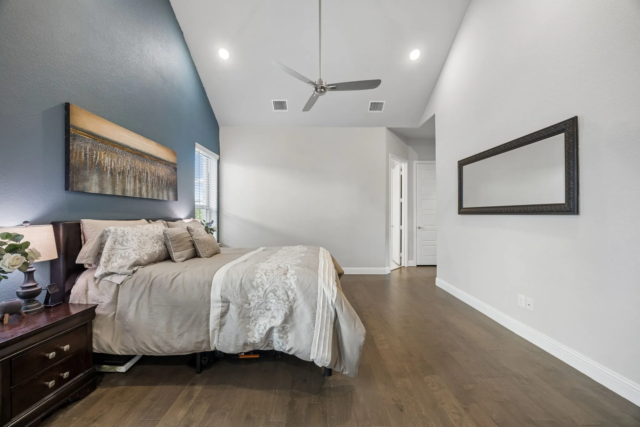 Single Family Residence For Sale in Denton County , 2270 English Ivy Road, Frisco, Texas 75033, 4 Bedroom, 4 Bathroom, 2 Garage spaces, 3,162 Sqft, built in 2019, mls#21387416, Real Estate Agent in Frisco, Homes For Sale in Denton county, Homes For Sale in Frisco, Realtor in Frisco Texas, Real Estate Brokerage Independent Realty Texas, Luminita Cordes Realtor