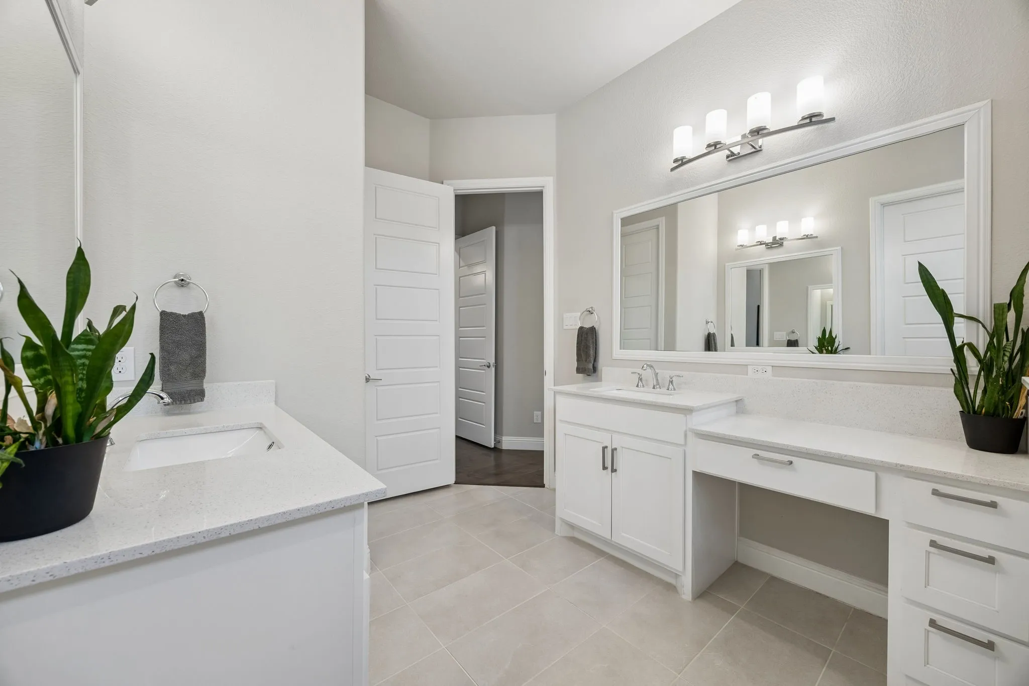 Single Family Residence For Sale in Denton County , 2270 English Ivy Road, Frisco, Texas 75033, 4 Bedroom, 4 Bathroom, 2 Garage spaces, 3,162 Sqft, built in 2019, mls#21387416, Real Estate Agent in Frisco, Homes For Sale in Denton county, Homes For Sale in Frisco, Realtor in Frisco Texas, Real Estate Brokerage Independent Realty Texas, Luminita Cordes Realtor