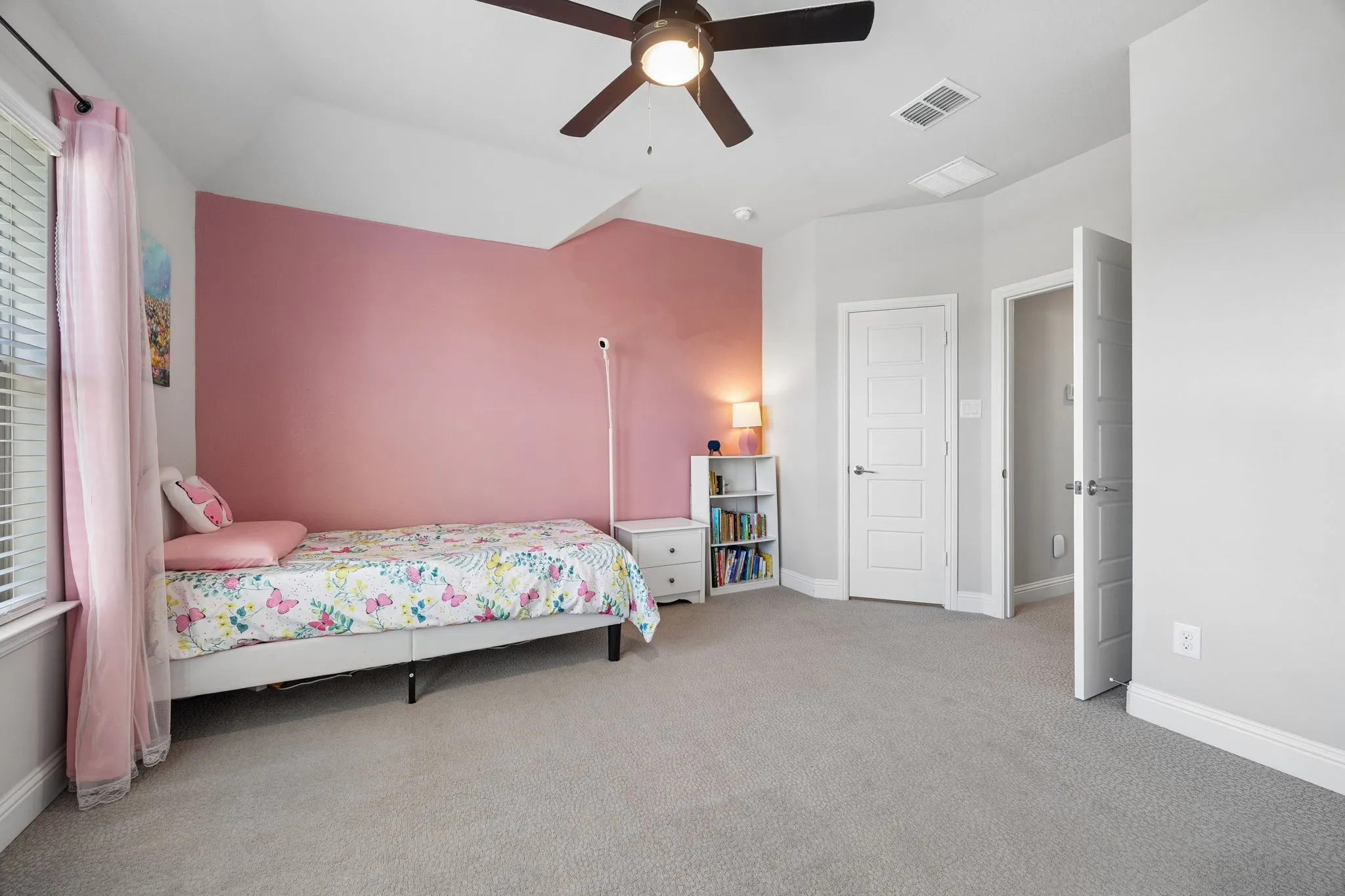 Single Family Residence For Sale in Denton County , 2270 English Ivy Road, Frisco, Texas 75033, 4 Bedroom, 4 Bathroom, 2 Garage spaces, 3,162 Sqft, built in 2019, mls#21387416, Real Estate Agent in Frisco, Homes For Sale in Denton county, Homes For Sale in Frisco, Realtor in Frisco Texas, Real Estate Brokerage Independent Realty Texas, Luminita Cordes Realtor