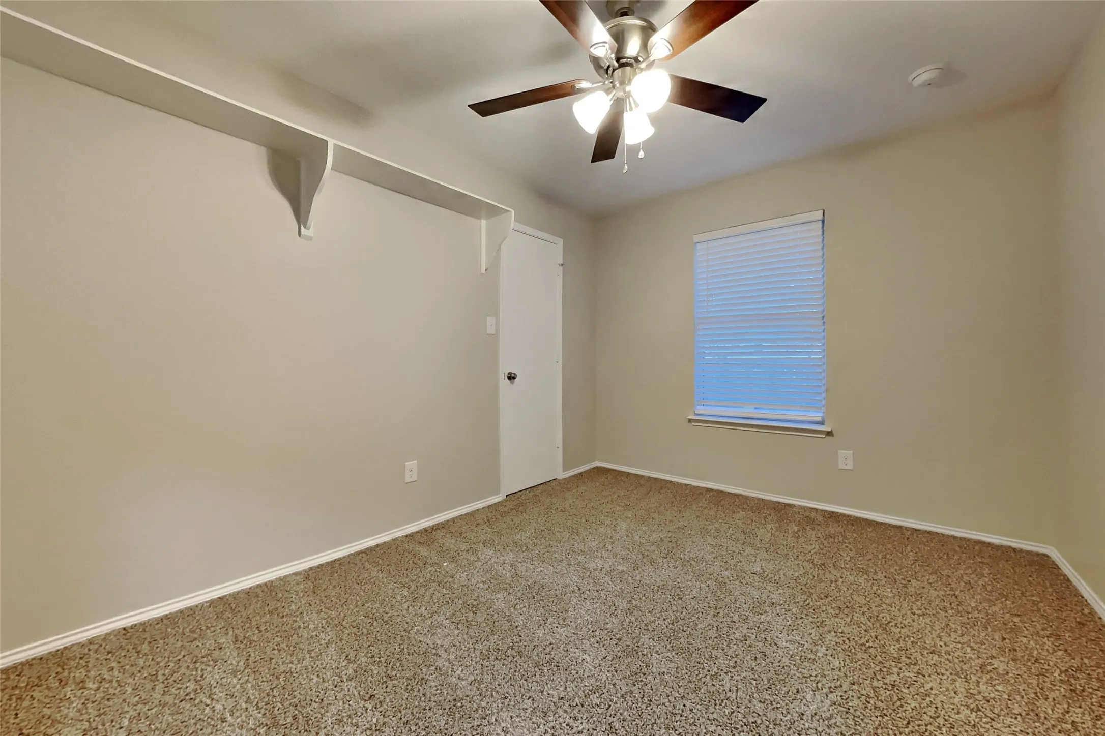 Single Family Residence For Rent in Dallas County , 629 Forest Oaks Drive, Grand Prairie, Texas 75052, 3 Bedroom, 2 Bathroom, 2 Garage spaces, 1,587 Sqft, built in 1995, mls#21388954, Real Estate Agent in Grand Prairie, Homes For Rent in Dallas county, Homes For Rent in Grand Prairie, Realtor in Grand Prairie Texas, Real Estate Brokerage Independent Realty Texas, Luminita Cordes Realtor