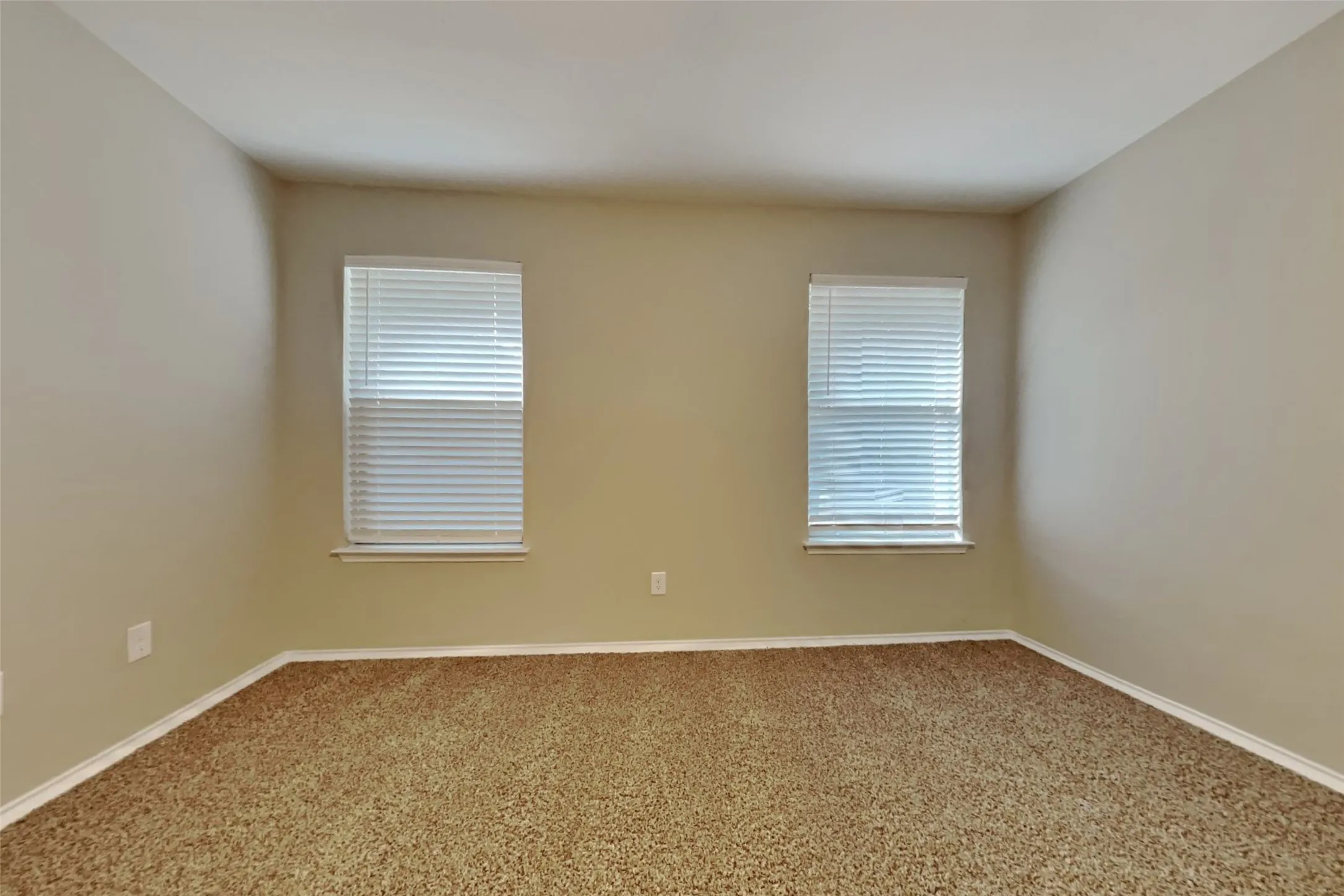 Single Family Residence For Rent in Dallas County , 629 Forest Oaks Drive, Grand Prairie, Texas 75052, 3 Bedroom, 2 Bathroom, 2 Garage spaces, 1,587 Sqft, built in 1995, mls#21388954, Real Estate Agent in Grand Prairie, Homes For Rent in Dallas county, Homes For Rent in Grand Prairie, Realtor in Grand Prairie Texas, Real Estate Brokerage Independent Realty Texas, Luminita Cordes Realtor