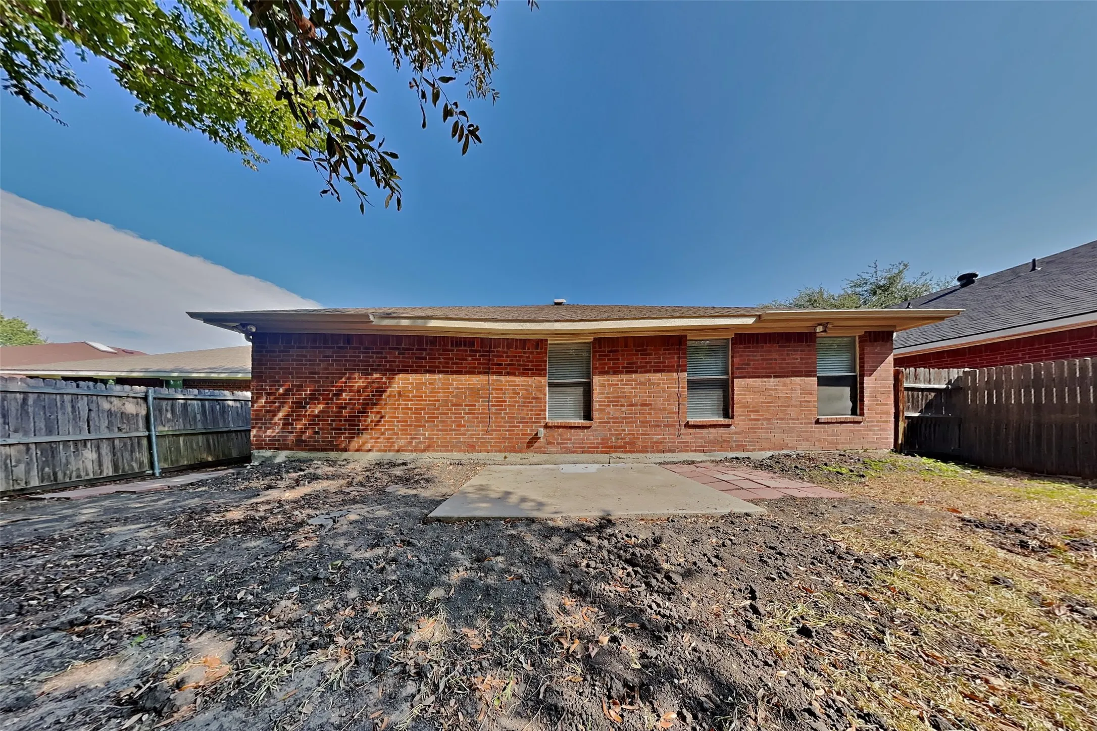 Single Family Residence For Rent in Dallas County , 629 Forest Oaks Drive, Grand Prairie, Texas 75052, 3 Bedroom, 2 Bathroom, 2 Garage spaces, 1,587 Sqft, built in 1995, mls#21388954, Real Estate Agent in Grand Prairie, Homes For Rent in Dallas county, Homes For Rent in Grand Prairie, Realtor in Grand Prairie Texas, Real Estate Brokerage Independent Realty Texas, Luminita Cordes Realtor