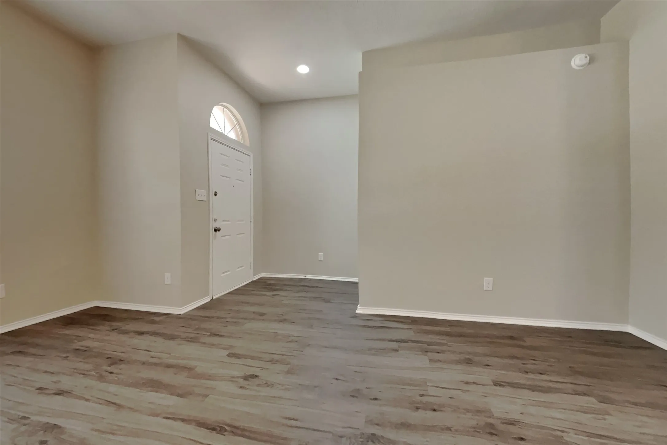 Single Family Residence For Rent in Dallas County , 629 Forest Oaks Drive, Grand Prairie, Texas 75052, 3 Bedroom, 2 Bathroom, 2 Garage spaces, 1,587 Sqft, built in 1995, mls#21388954, Real Estate Agent in Grand Prairie, Homes For Rent in Dallas county, Homes For Rent in Grand Prairie, Realtor in Grand Prairie Texas, Real Estate Brokerage Independent Realty Texas, Luminita Cordes Realtor