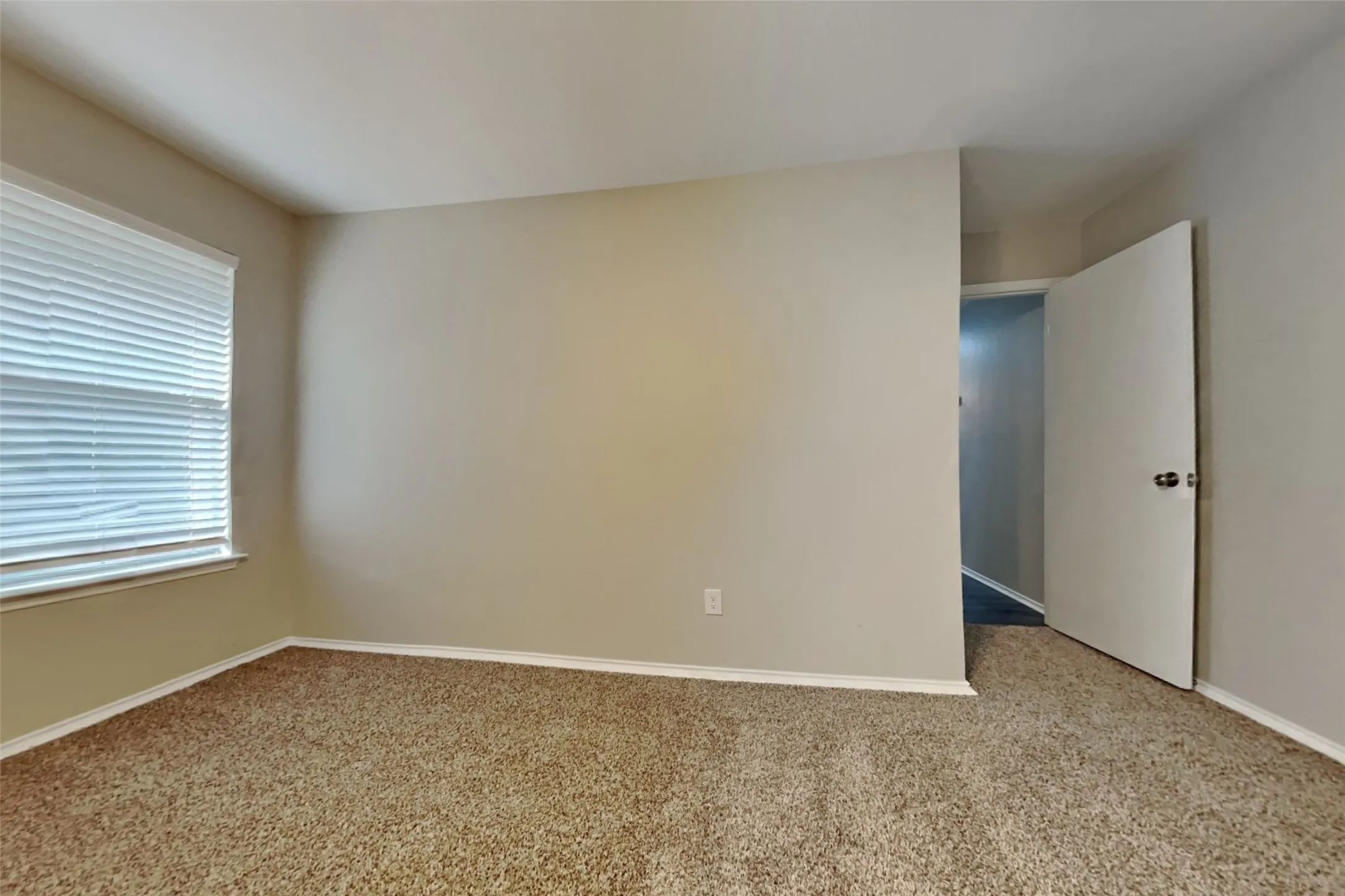 Single Family Residence For Rent in Dallas County , 629 Forest Oaks Drive, Grand Prairie, Texas 75052, 3 Bedroom, 2 Bathroom, 2 Garage spaces, 1,587 Sqft, built in 1995, mls#21388954, Real Estate Agent in Grand Prairie, Homes For Rent in Dallas county, Homes For Rent in Grand Prairie, Realtor in Grand Prairie Texas, Real Estate Brokerage Independent Realty Texas, Luminita Cordes Realtor