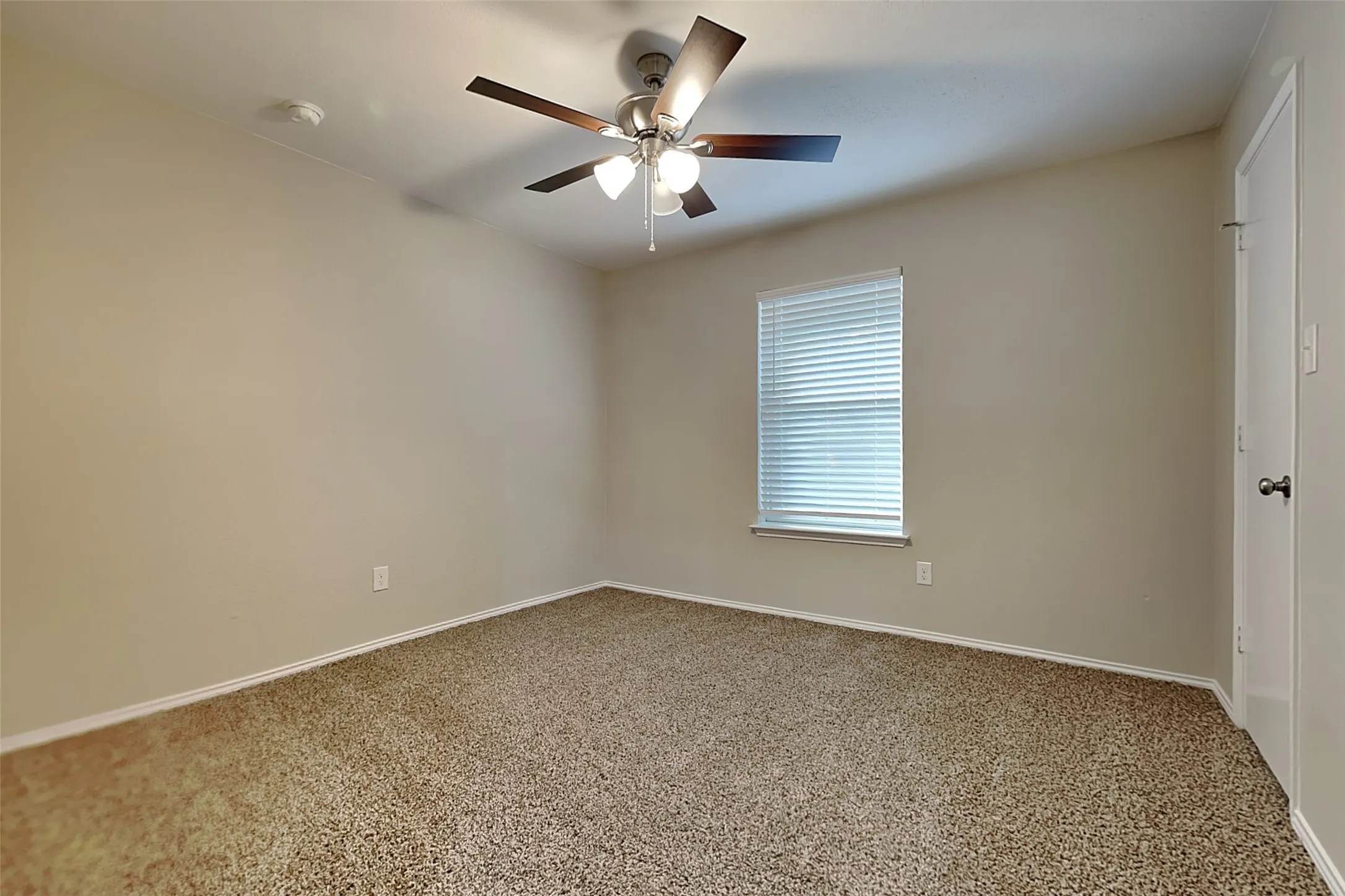 Single Family Residence For Rent in Dallas County , 629 Forest Oaks Drive, Grand Prairie, Texas 75052, 3 Bedroom, 2 Bathroom, 2 Garage spaces, 1,587 Sqft, built in 1995, mls#21388954, Real Estate Agent in Grand Prairie, Homes For Rent in Dallas county, Homes For Rent in Grand Prairie, Realtor in Grand Prairie Texas, Real Estate Brokerage Independent Realty Texas, Luminita Cordes Realtor