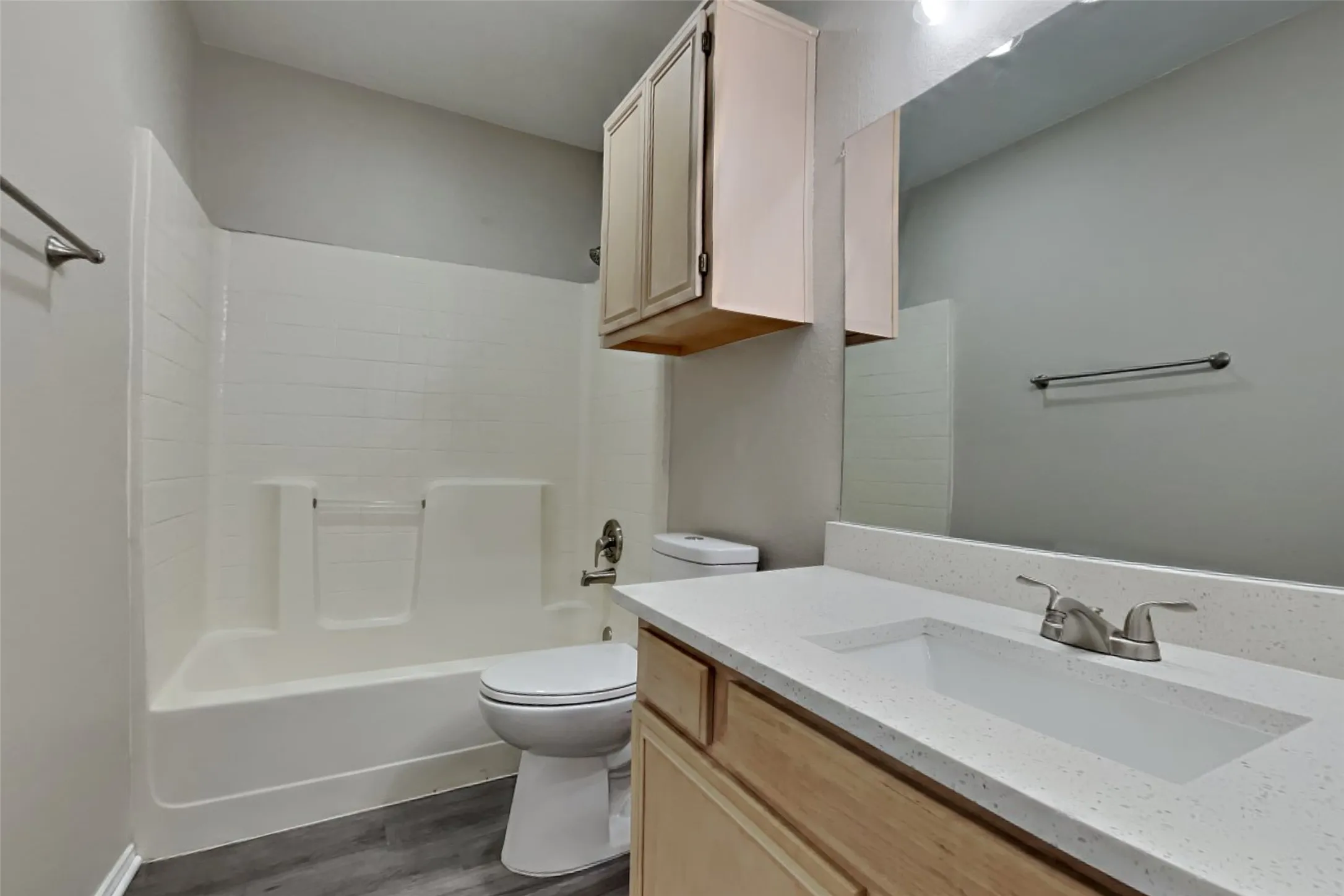 Single Family Residence For Rent in Dallas County , 629 Forest Oaks Drive, Grand Prairie, Texas 75052, 3 Bedroom, 2 Bathroom, 2 Garage spaces, 1,587 Sqft, built in 1995, mls#21388954, Real Estate Agent in Grand Prairie, Homes For Rent in Dallas county, Homes For Rent in Grand Prairie, Realtor in Grand Prairie Texas, Real Estate Brokerage Independent Realty Texas, Luminita Cordes Realtor