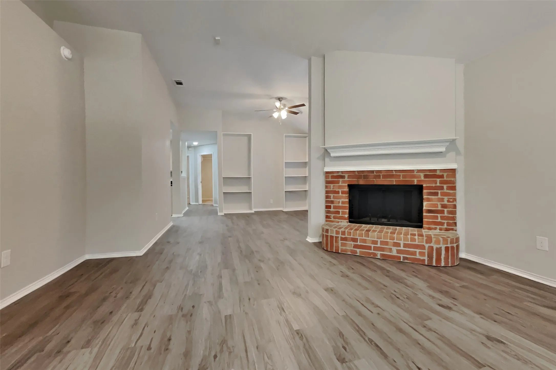 Single Family Residence For Rent in Dallas County , 629 Forest Oaks Drive, Grand Prairie, Texas 75052, 3 Bedroom, 2 Bathroom, 2 Garage spaces, 1,587 Sqft, built in 1995, mls#21388954, Real Estate Agent in Grand Prairie, Homes For Rent in Dallas county, Homes For Rent in Grand Prairie, Realtor in Grand Prairie Texas, Real Estate Brokerage Independent Realty Texas, Luminita Cordes Realtor