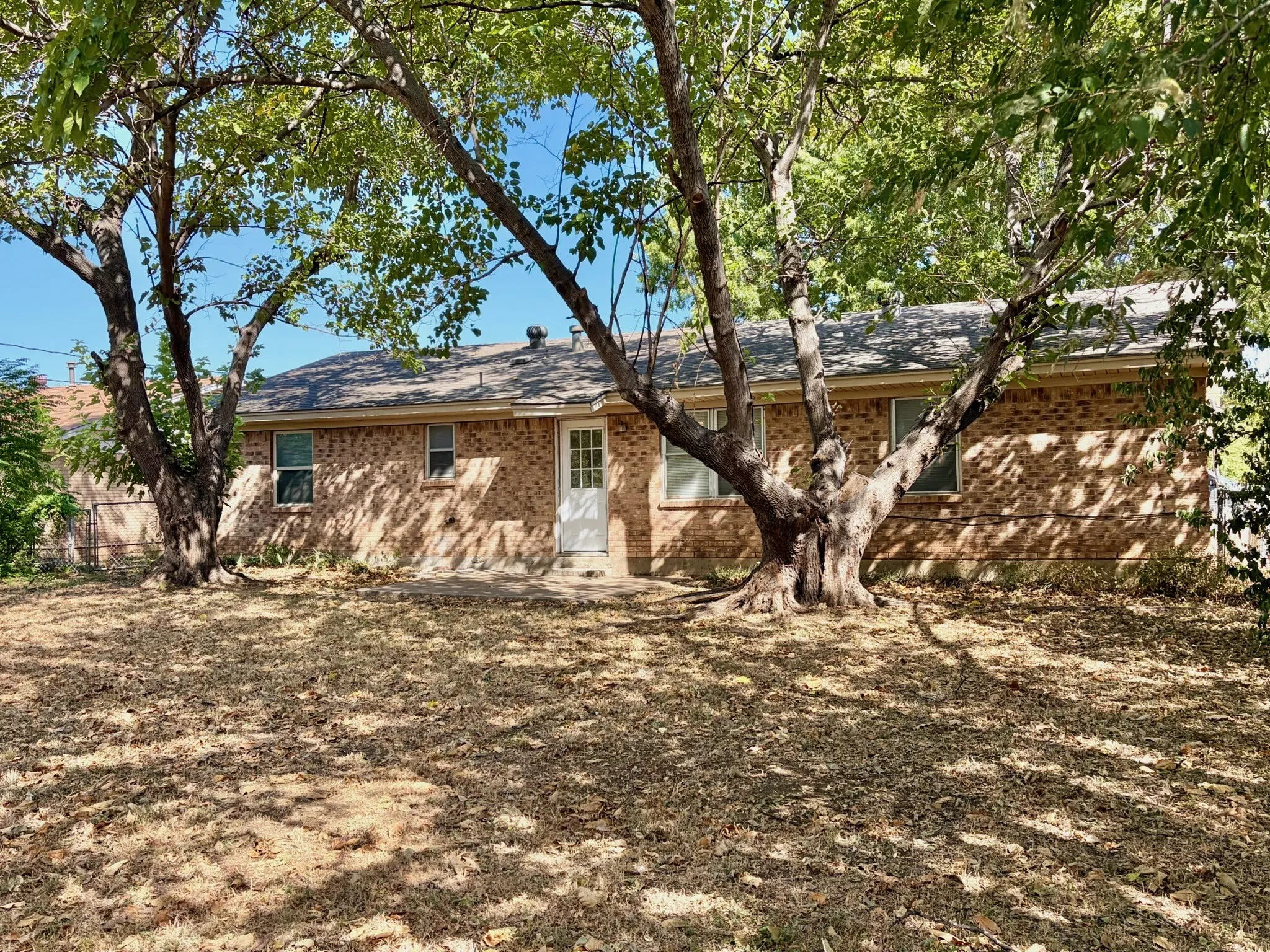 Single Family Residence For Sale in Tarrant County , 5916 Bowling Drive, Watauga, Texas 76148, 3 Bedroom, 2 Bathroom, 2 Garage spaces, 1,199 Sqft, built in 1966, mls#21388376, Real Estate Agent in Watauga, Homes For Sale in Tarrant county, Homes For Sale in Watauga, Realtor in Watauga Texas, Real Estate Brokerage Independent Realty Texas, Luminita Cordes Realtor