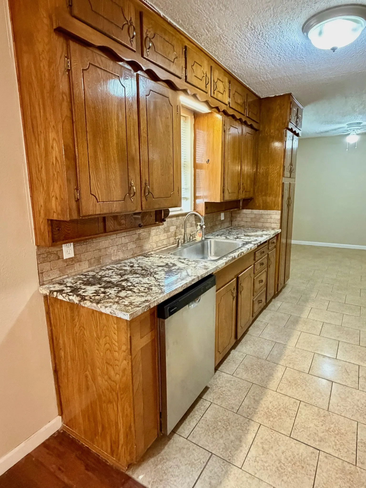 Single Family Residence For Sale in Tarrant County , 5916 Bowling Drive, Watauga, Texas 76148, 3 Bedroom, 2 Bathroom, 2 Garage spaces, 1,199 Sqft, built in 1966, mls#21388376, Real Estate Agent in Watauga, Homes For Sale in Tarrant county, Homes For Sale in Watauga, Realtor in Watauga Texas, Real Estate Brokerage Independent Realty Texas, Luminita Cordes Realtor